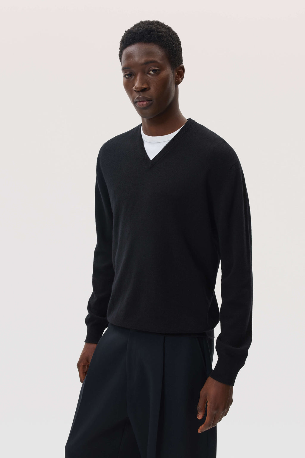 Johnstons of Elgin - Classic Black Cashmere V Neck Jumper