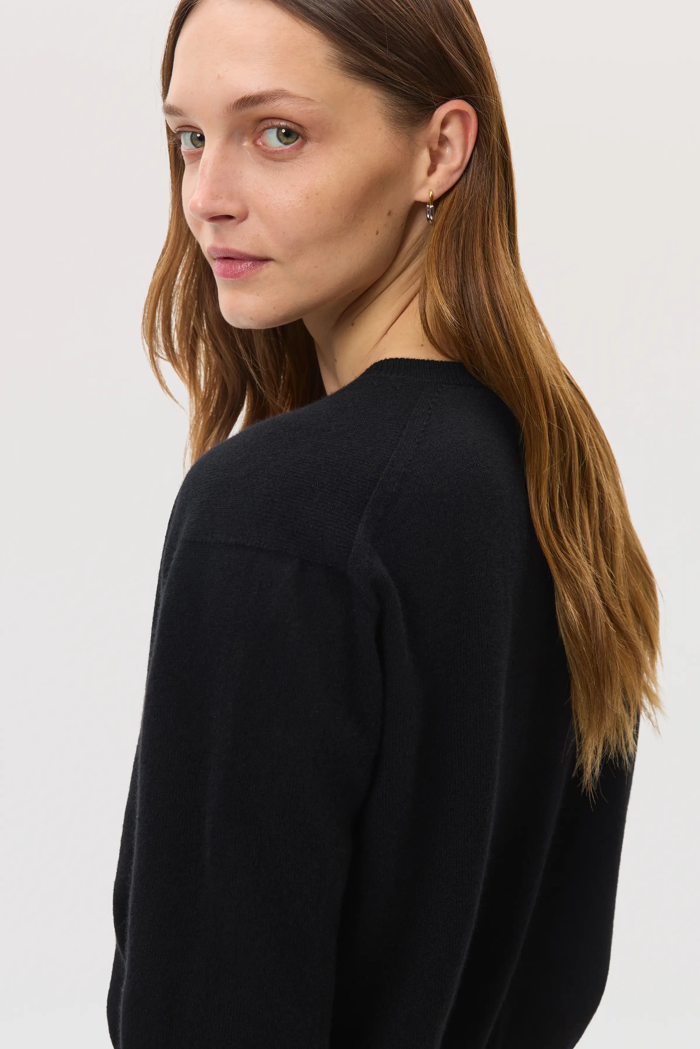 Johnstons of Elgin - Classic Black Cashmere Cardigan