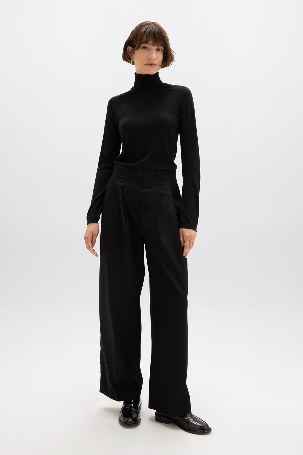 Johnstons of Elgin - Superfine Cashmere Black Roll Neck