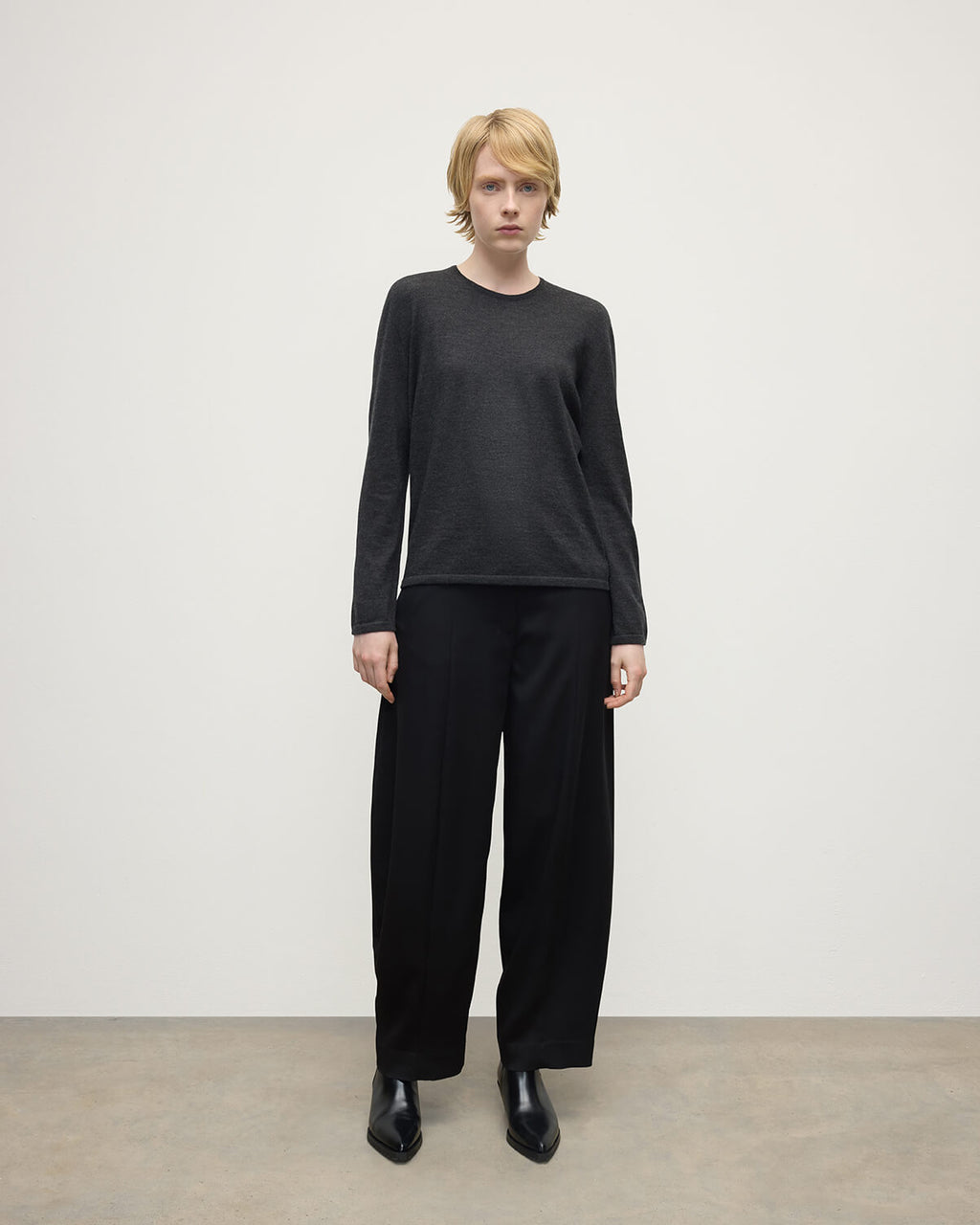 Johnstons of Elgin - Superfine Cashmere Dark Grey Jumper