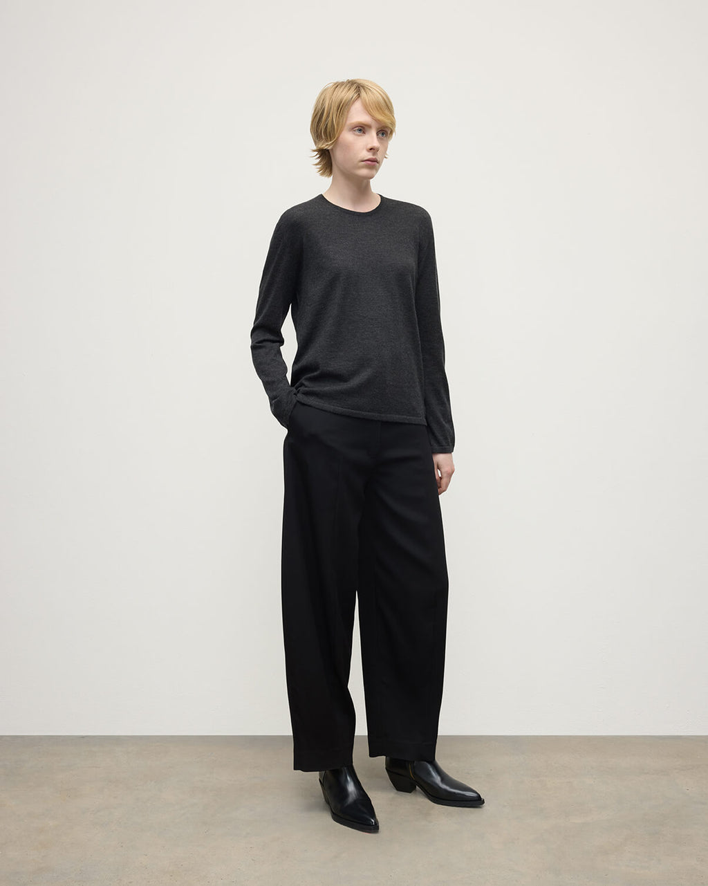 Johnstons of Elgin - Superfine Cashmere Dark Grey Jumper