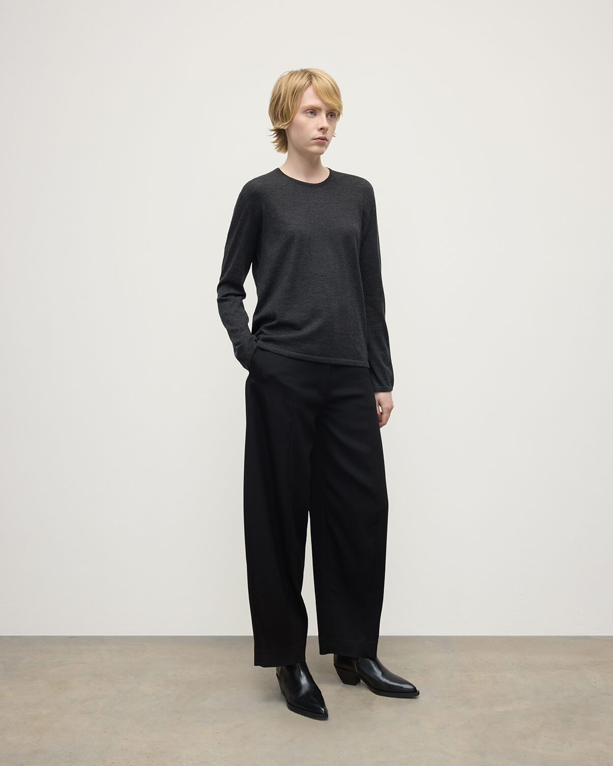 Johnstons of Elgin - Superfine Cashmere Dark Grey Jumper