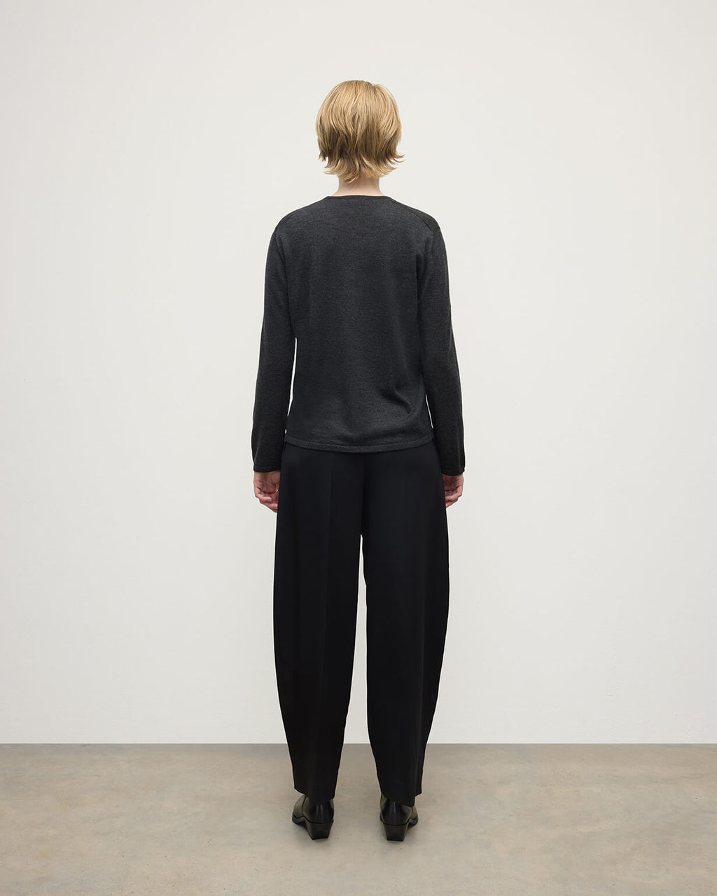 Johnstons of Elgin - Superfine Cashmere Dark Grey Jumper