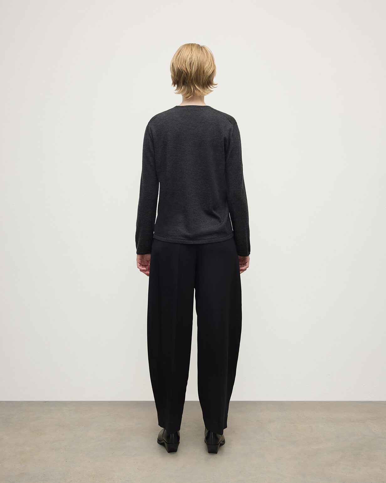Johnstons of Elgin - Superfine Cashmere Dark Grey Jumper