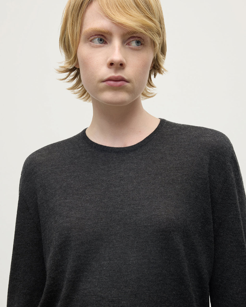 Johnstons of Elgin - Superfine Cashmere Dark Grey Jumper