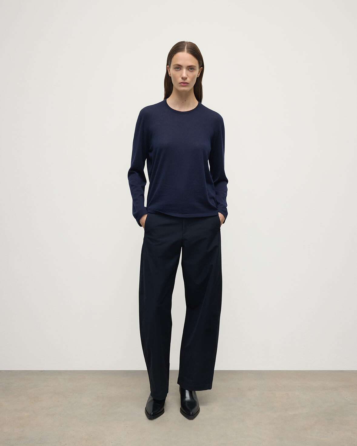 Johnstons of Elgin - Superfine Cashmere Dark Navy Jumper