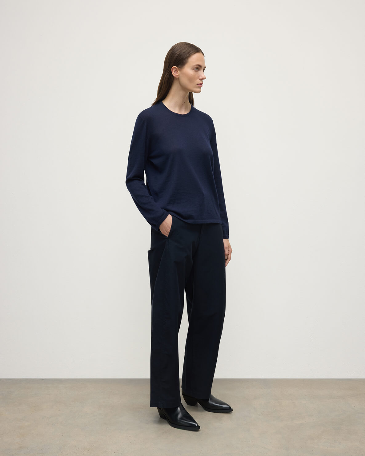 Johnstons of Elgin - Superfine Cashmere Dark Navy Jumper