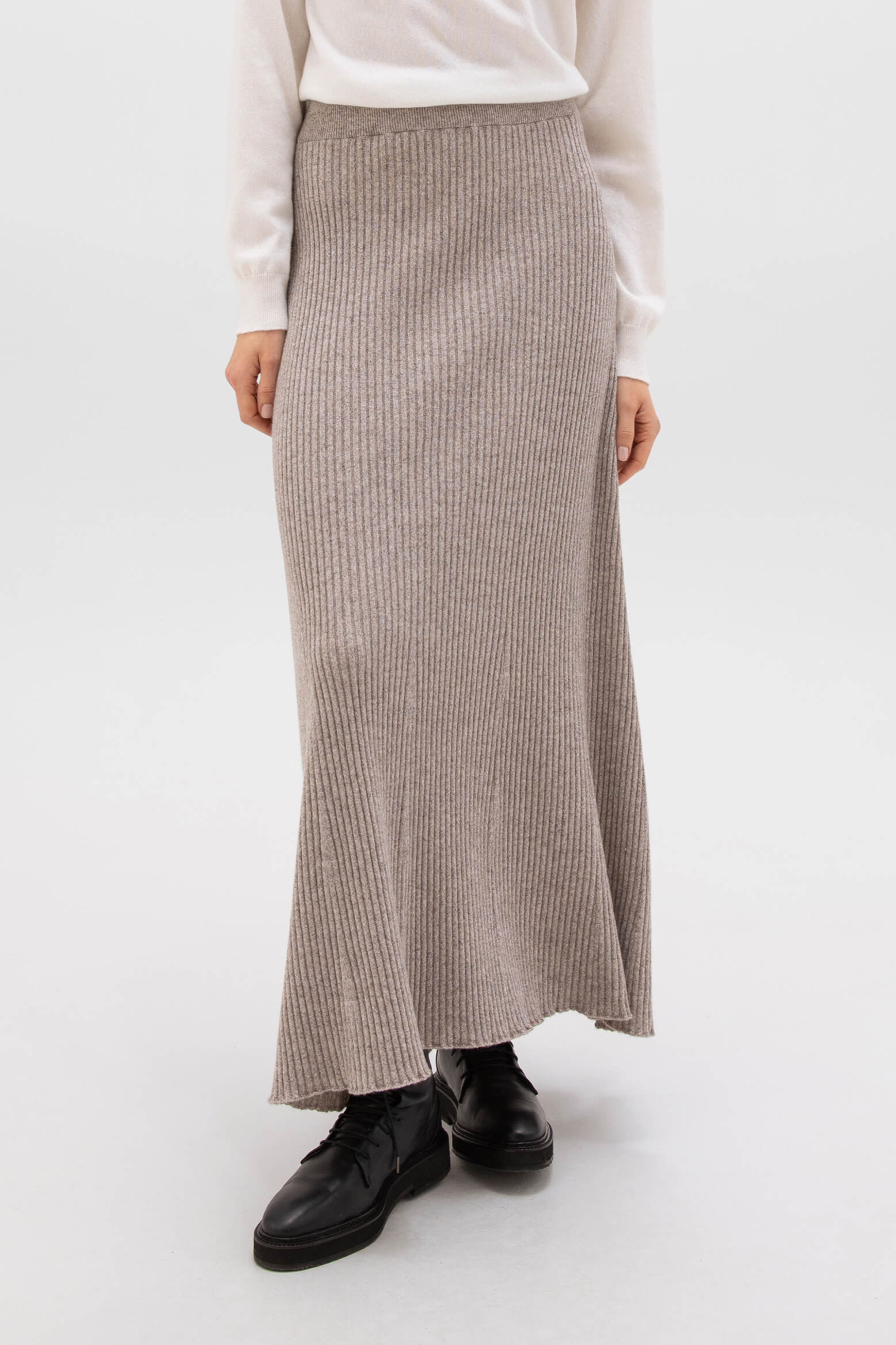 Johnstons of Elgin - Ribbed Light Brown Cashmere Skirt
