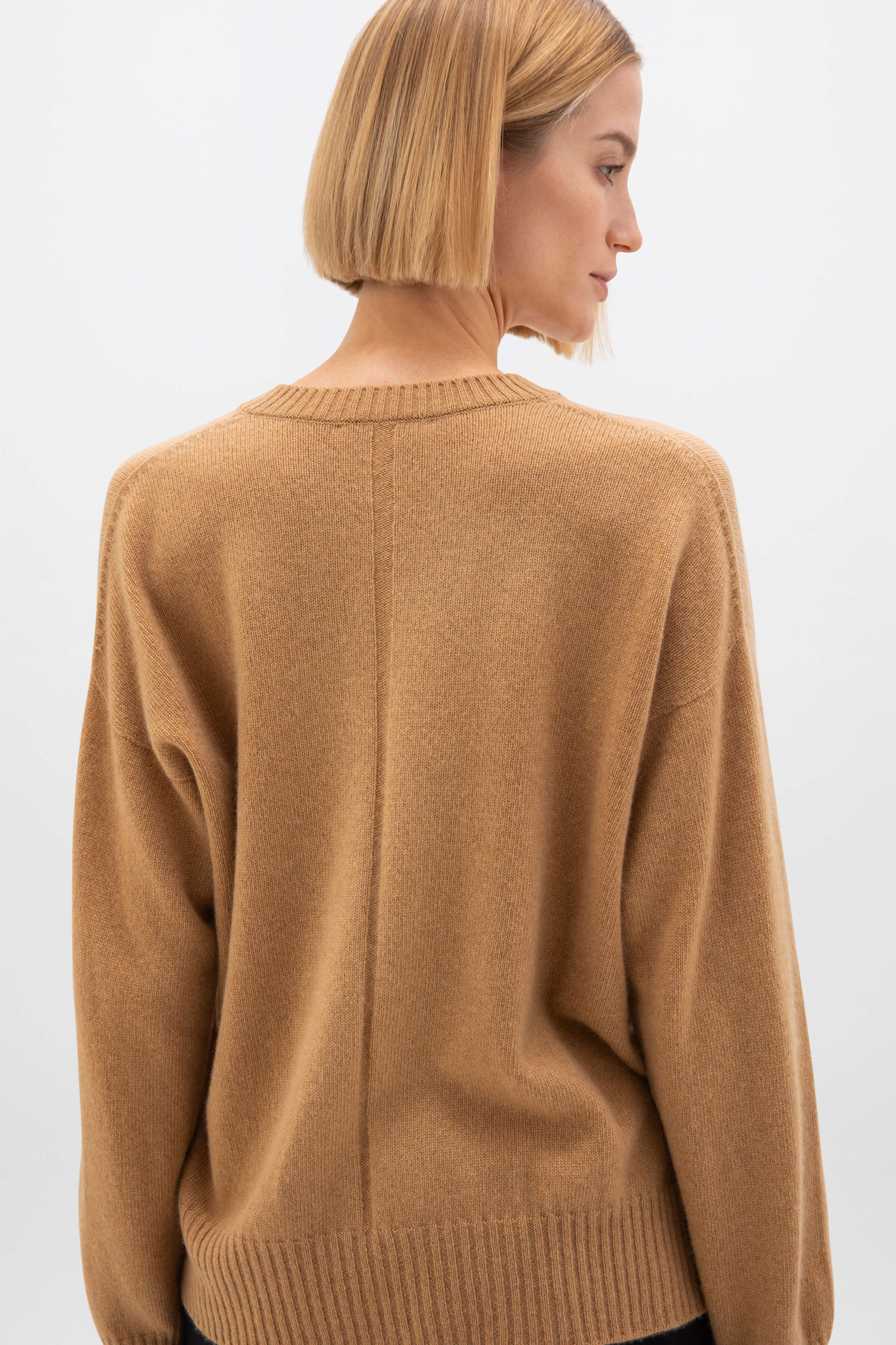 Johnstons of Elgin - Relaxed Fit Gauzy Camel Cashmere Jumper