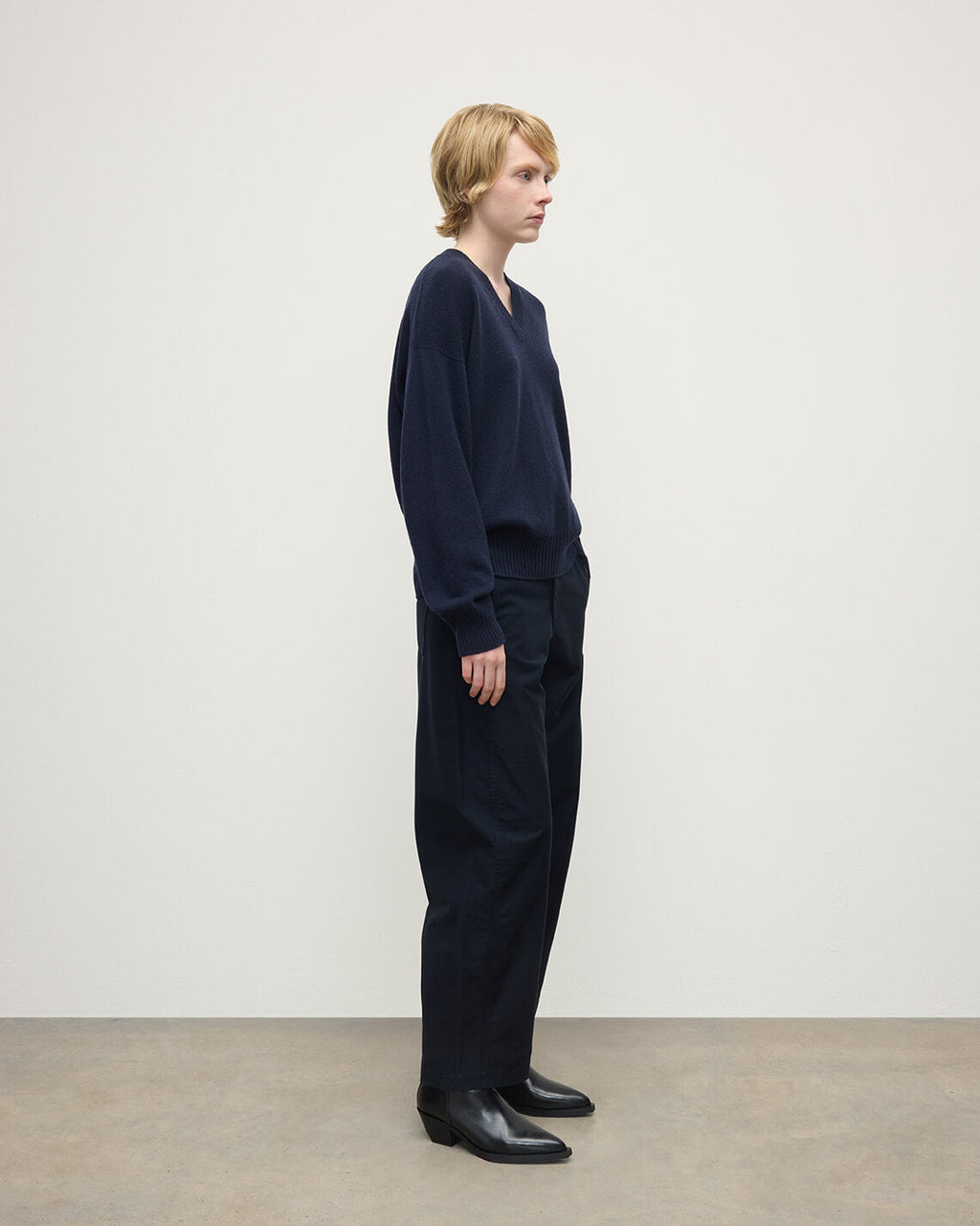 Johnstons of Elgin - Gauzy Cashmere Dark Navy V Neck Jumper