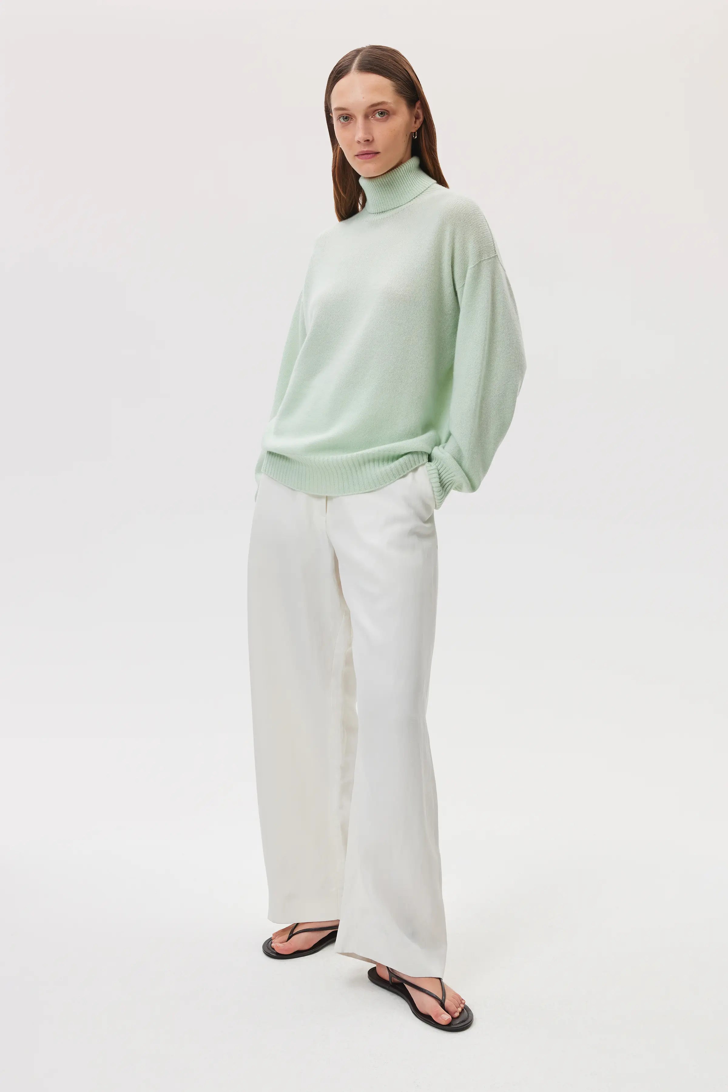 Johnstons of Elgin - Gauzy Cashmere Roll Neck