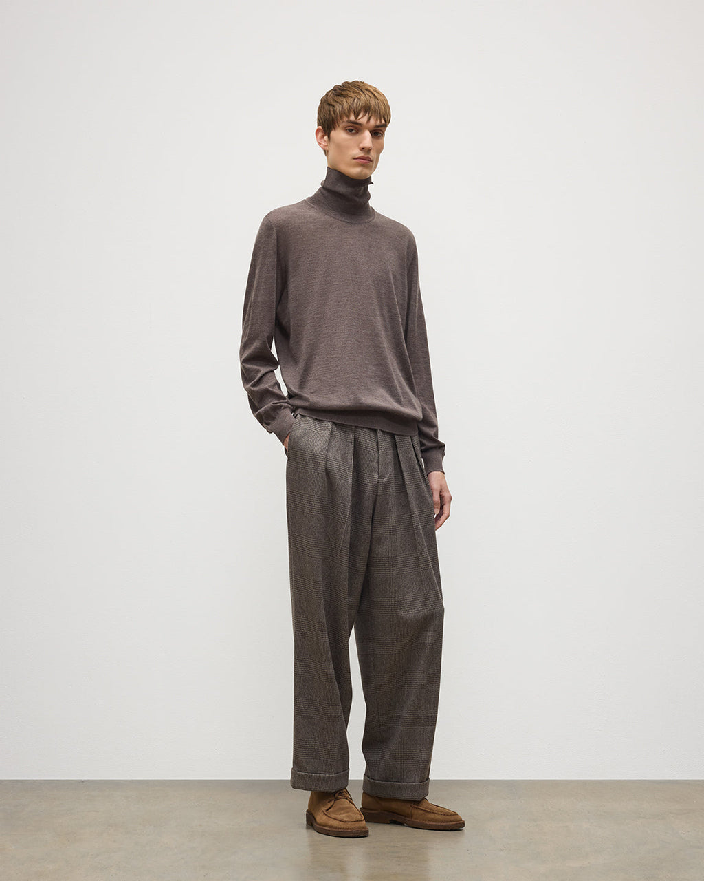 Johnstons of Elgin - Fin Brown Cashmere Roll Neck Jumper