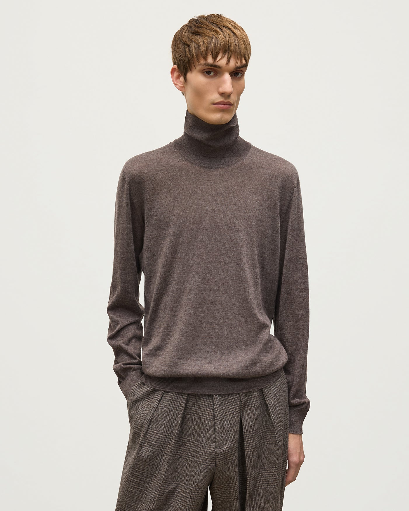 Johnstons of Elgin - Fin Brown Cashmere Roll Neck Jumper