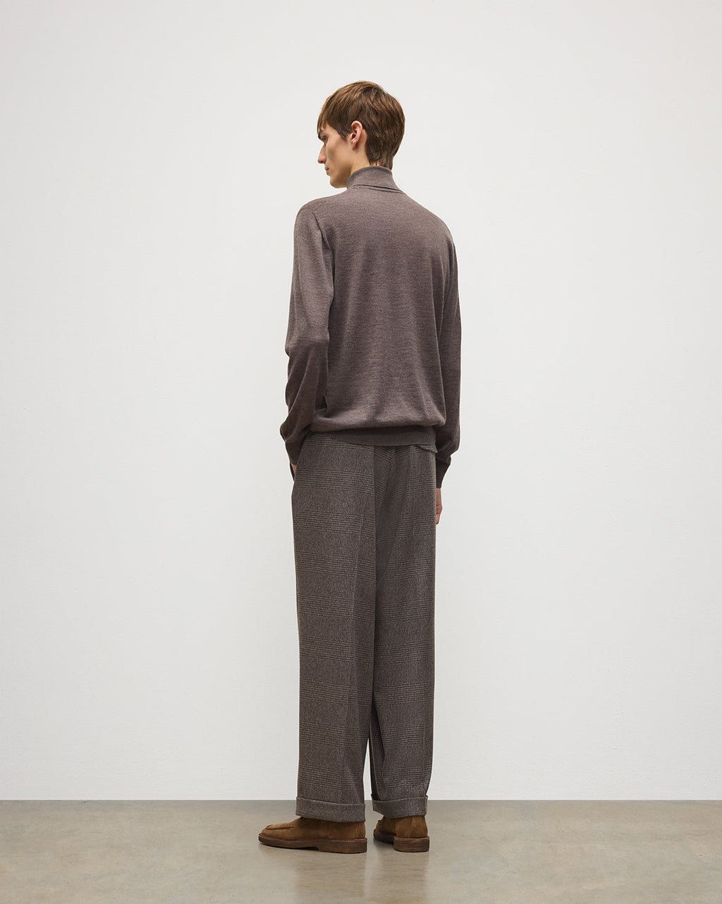 Johnstons of Elgin - Fin Brown Cashmere Roll Neck Jumper