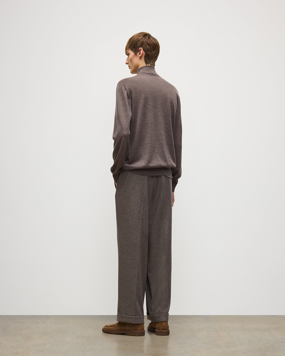 Johnstons of Elgin - Fin Brown Cashmere Roll Neck Jumper
