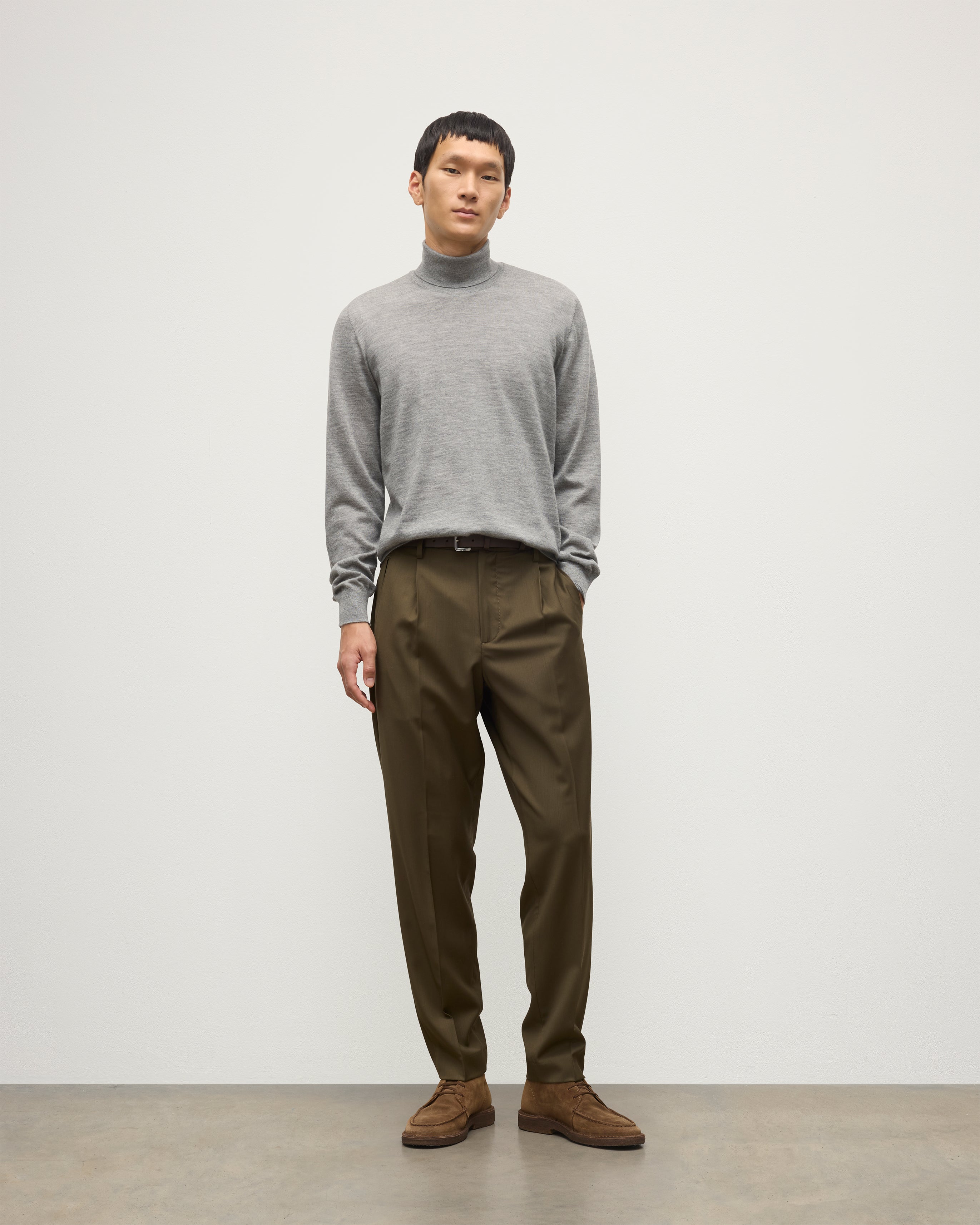 Johnstons of Elgin - Fin Grey Cashmere Roll Neck Jumper