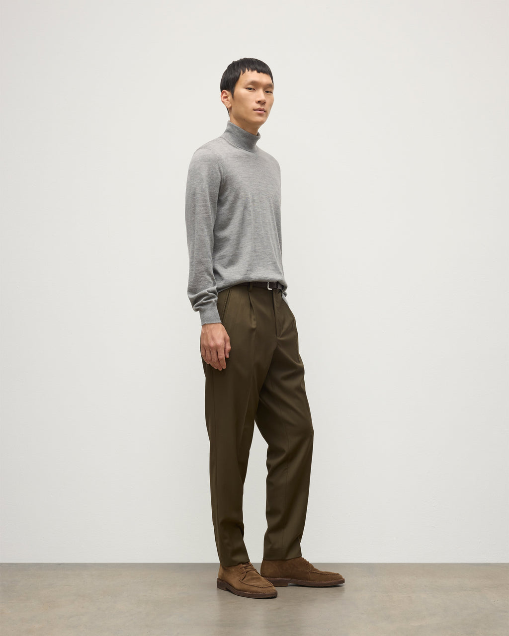 Johnstons of Elgin - Fin Grey Cashmere Roll Neck Jumper
