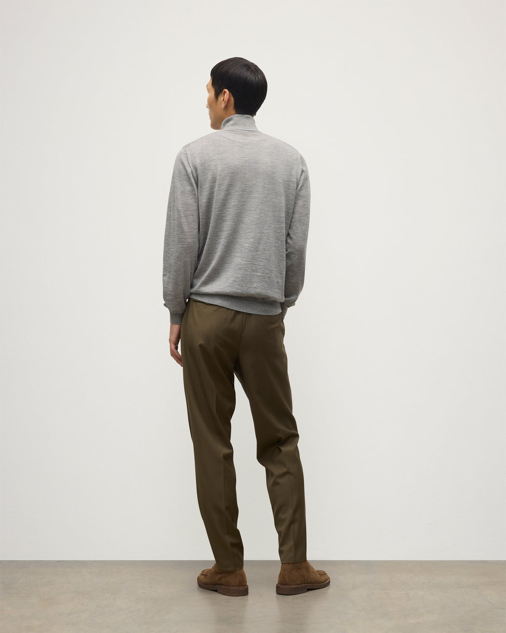 Johnstons of Elgin - Fin Grey Cashmere Roll Neck Jumper