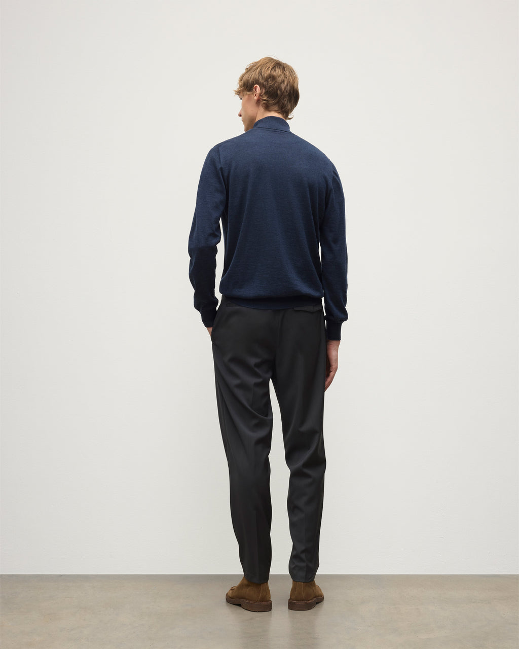 Johnstons of Elgin - Fin Navy Cashmere Roll Neck Jumper