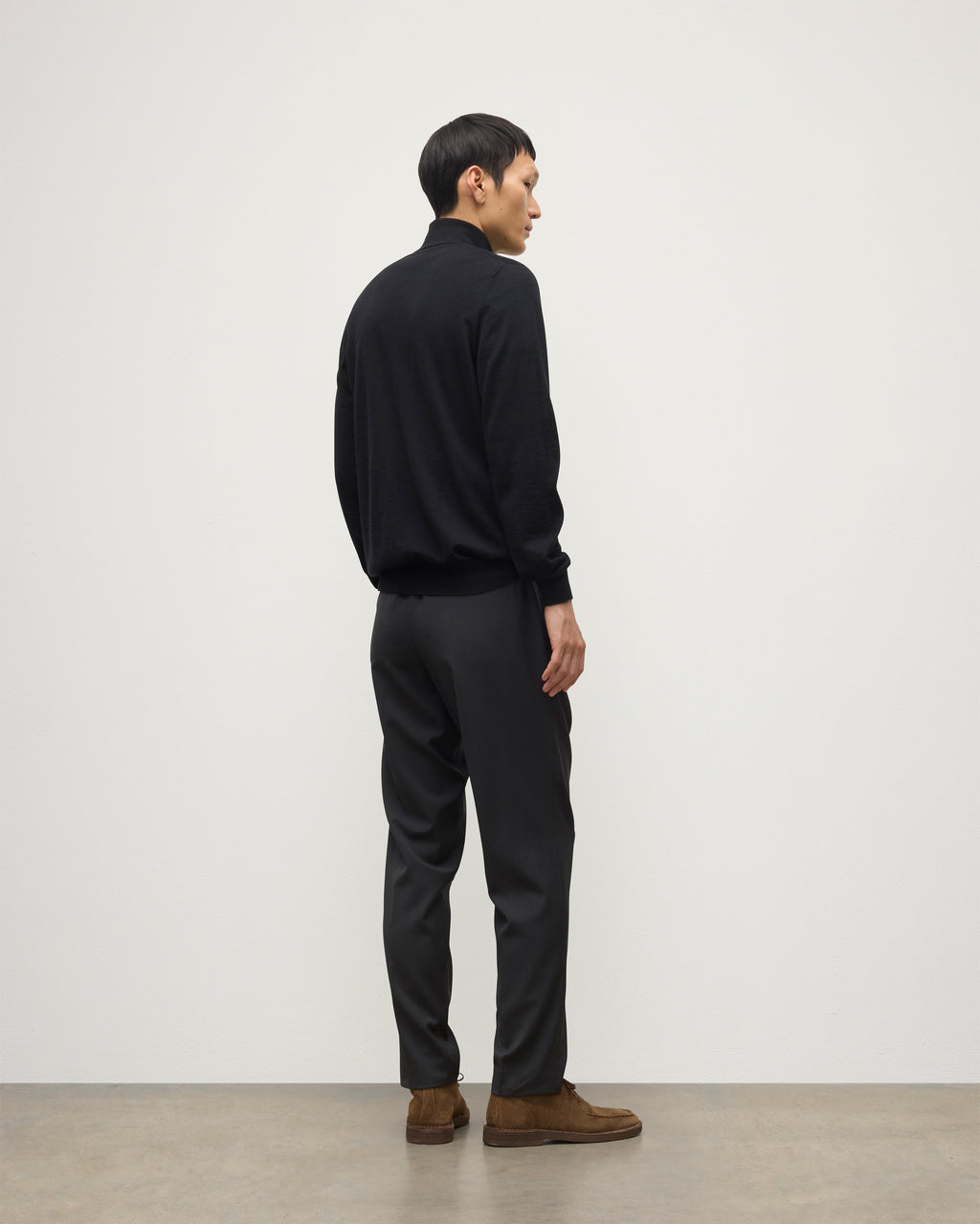 Johnstons of Elgin - Fin Black Cashmere Roll Neck Jumper