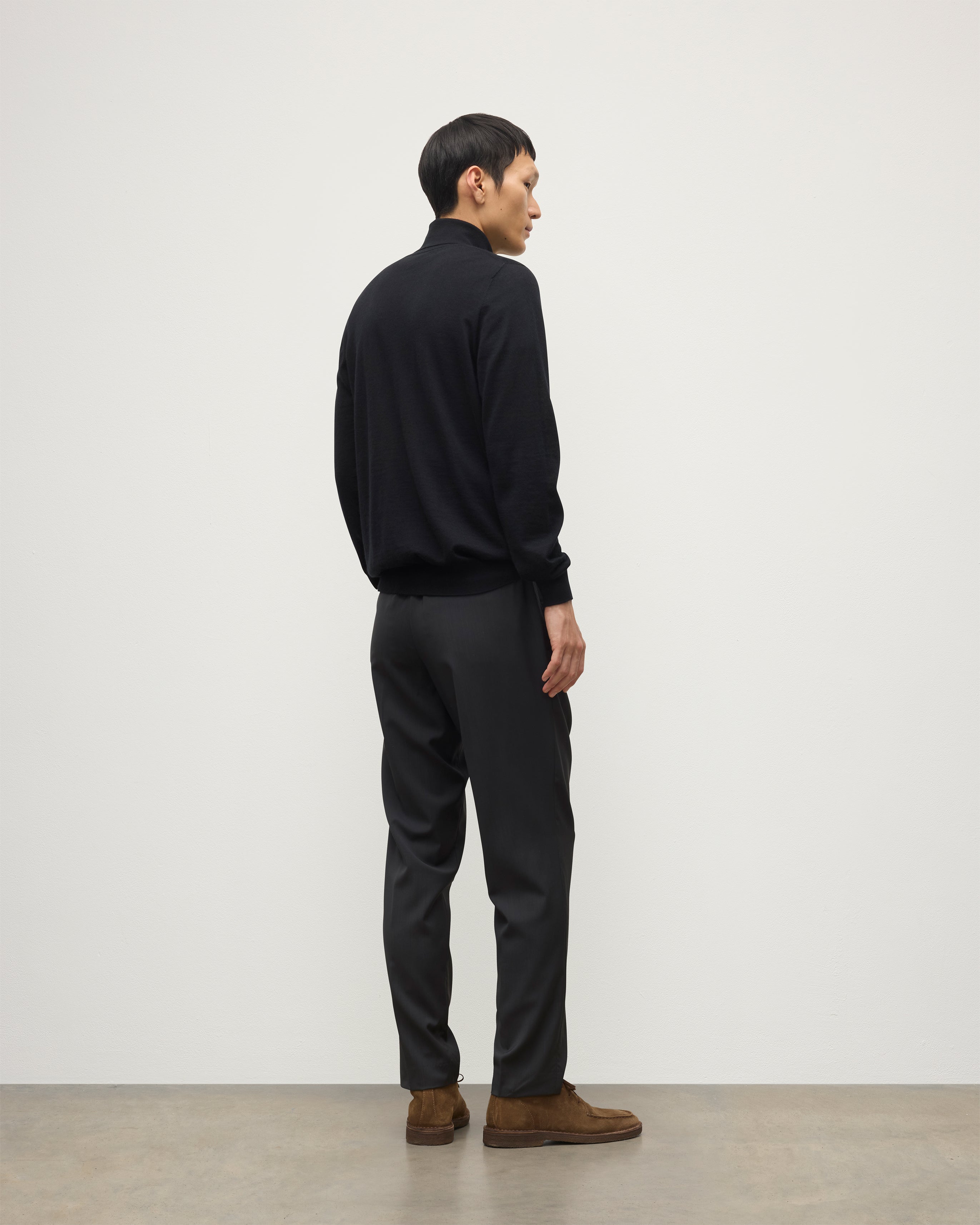 Johnstons of Elgin - Fin Black Cashmere Roll Neck Jumper