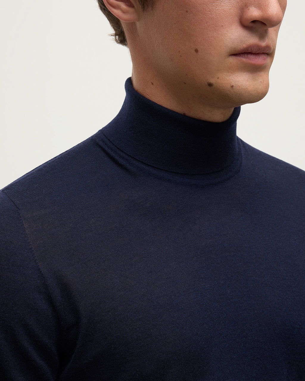 Johnstons of Elgin - Superfine Cashmere Dark Navy Roll Neck Jumper