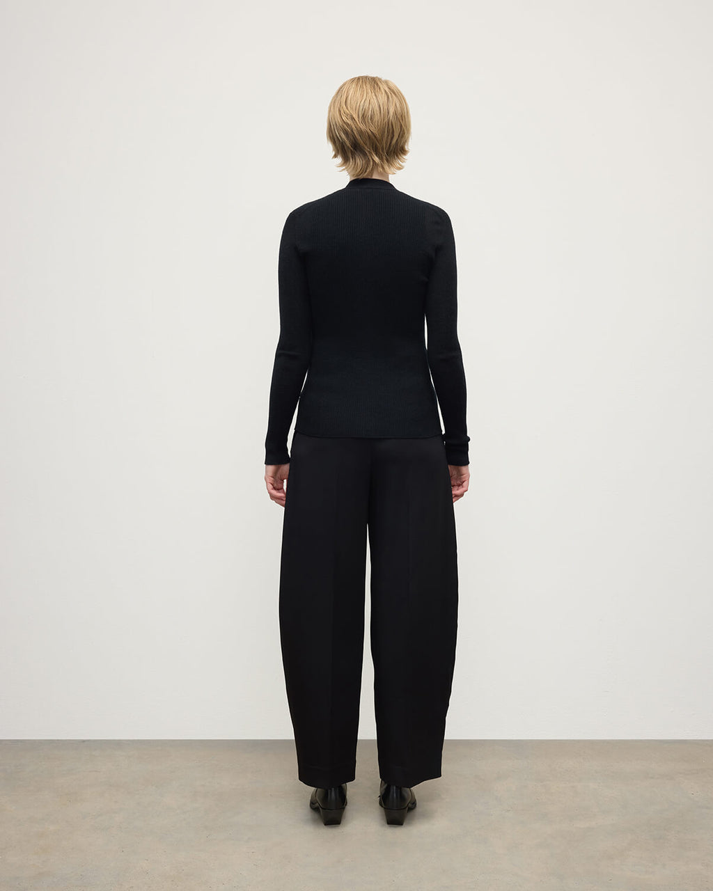 Johnstons of Elgin - Superfine Cashmere Black Cardigan