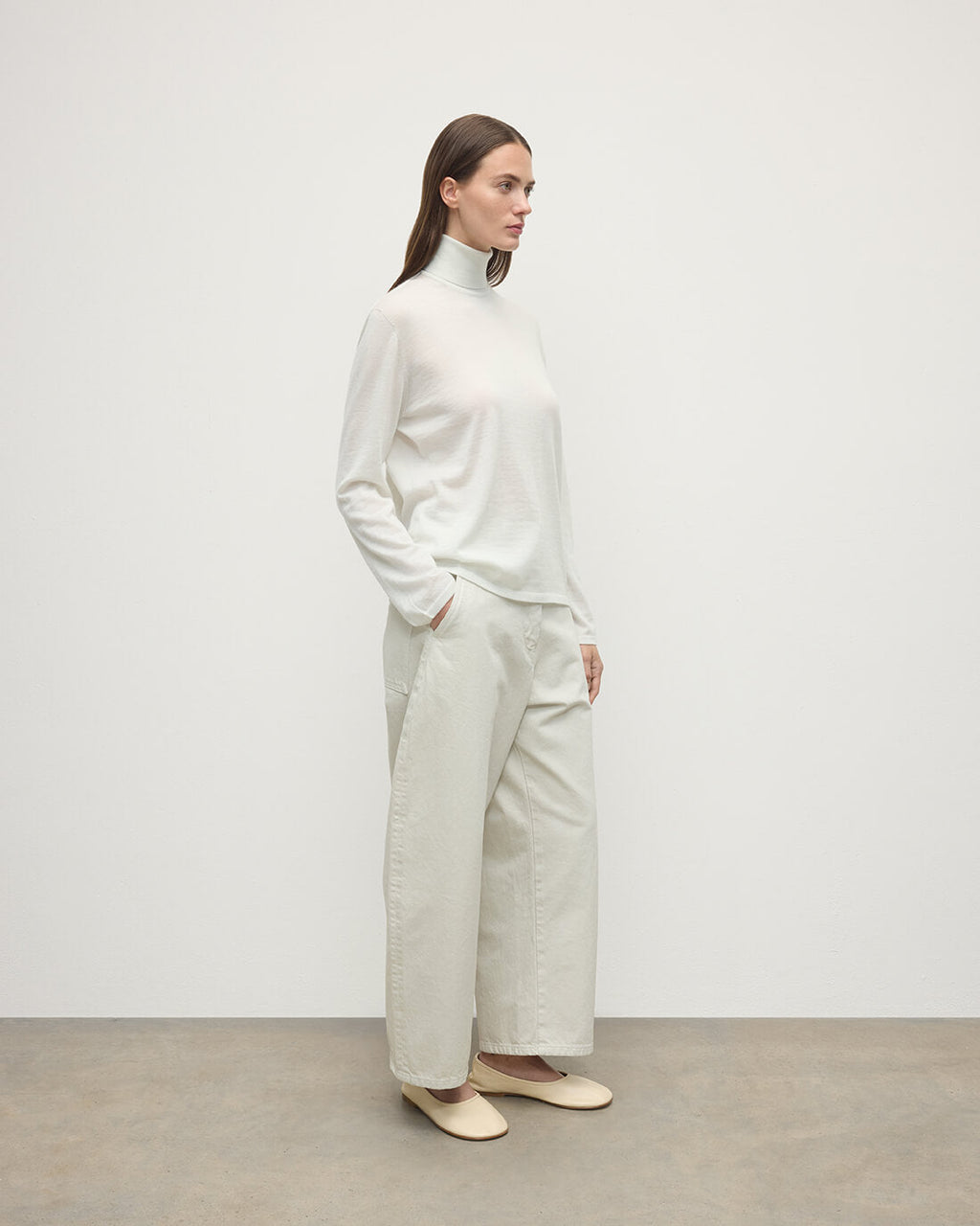 Johnstons of Elgin - Superfine Cashmere White Roll Neck Jumper