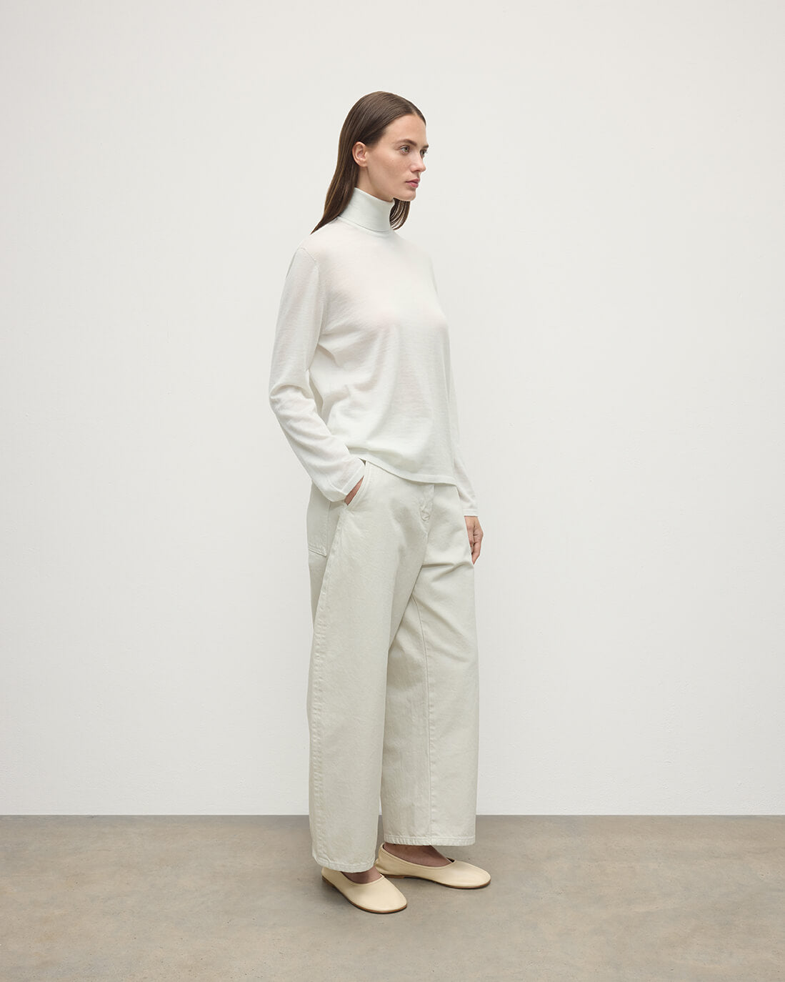 Johnstons of Elgin - Superfine Cashmere White Roll Neck Jumper