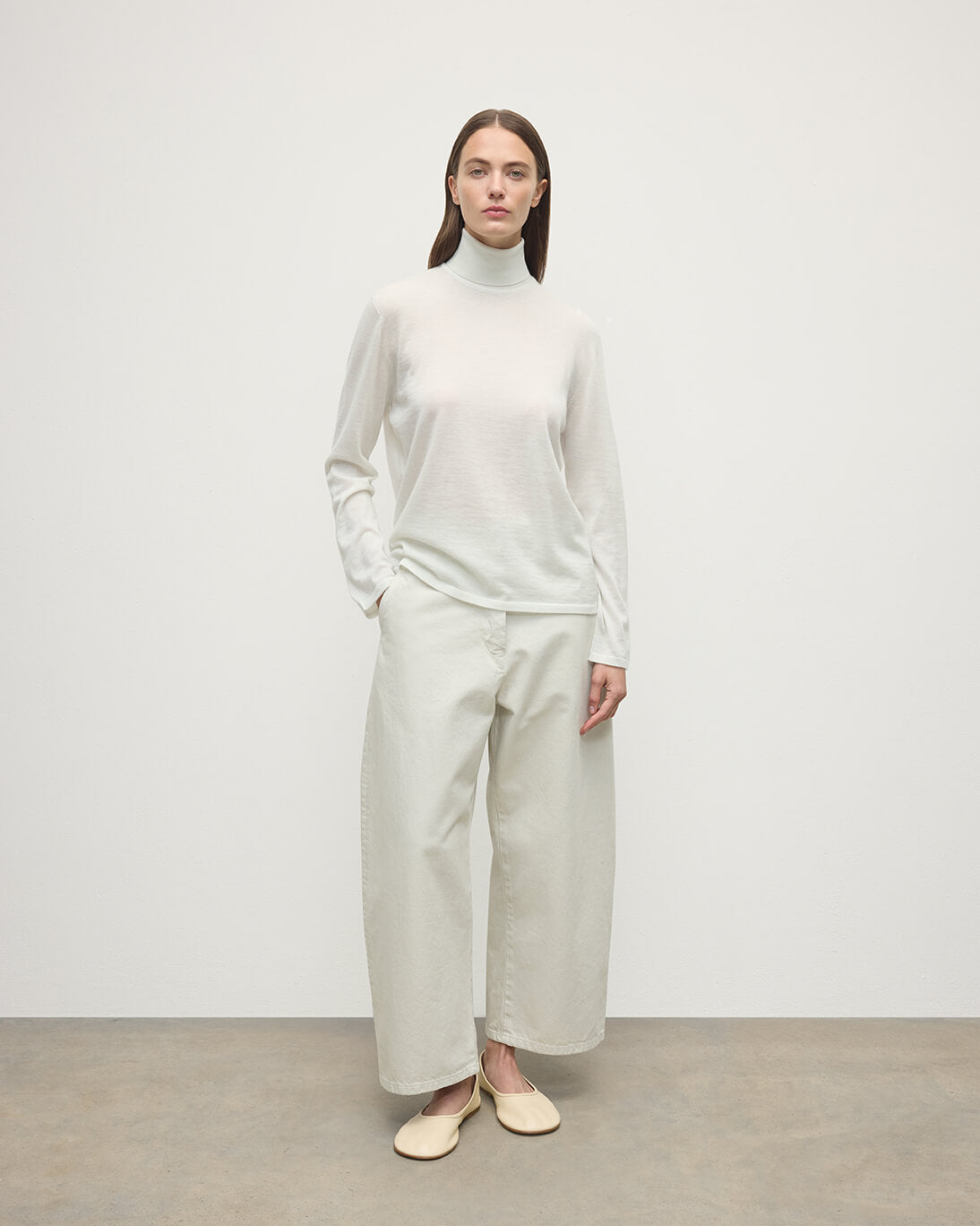 Johnstons of Elgin - Superfine Cashmere White Roll Neck Jumper