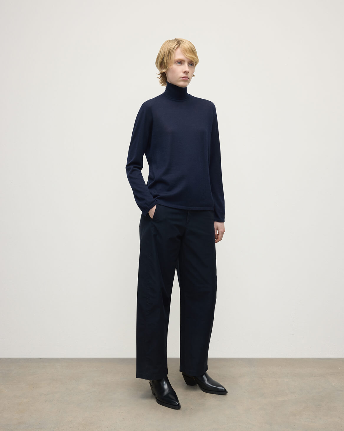 Johnstons of Elgin - Superfine Cashmere Dark Navy Roll Neck Jumper