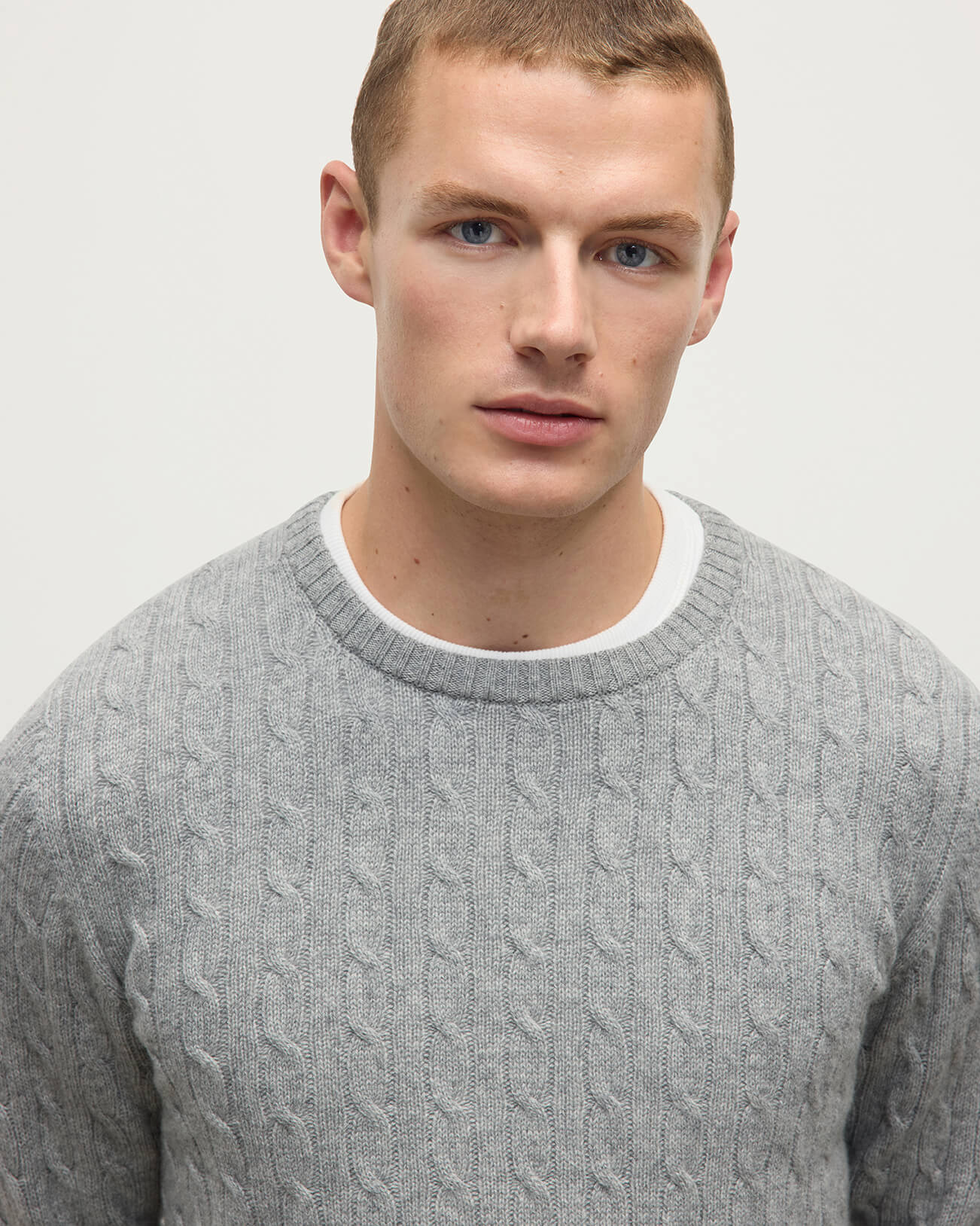 Johnstons of Elgin - Cable Knit Light Grey Cashmere Jumper