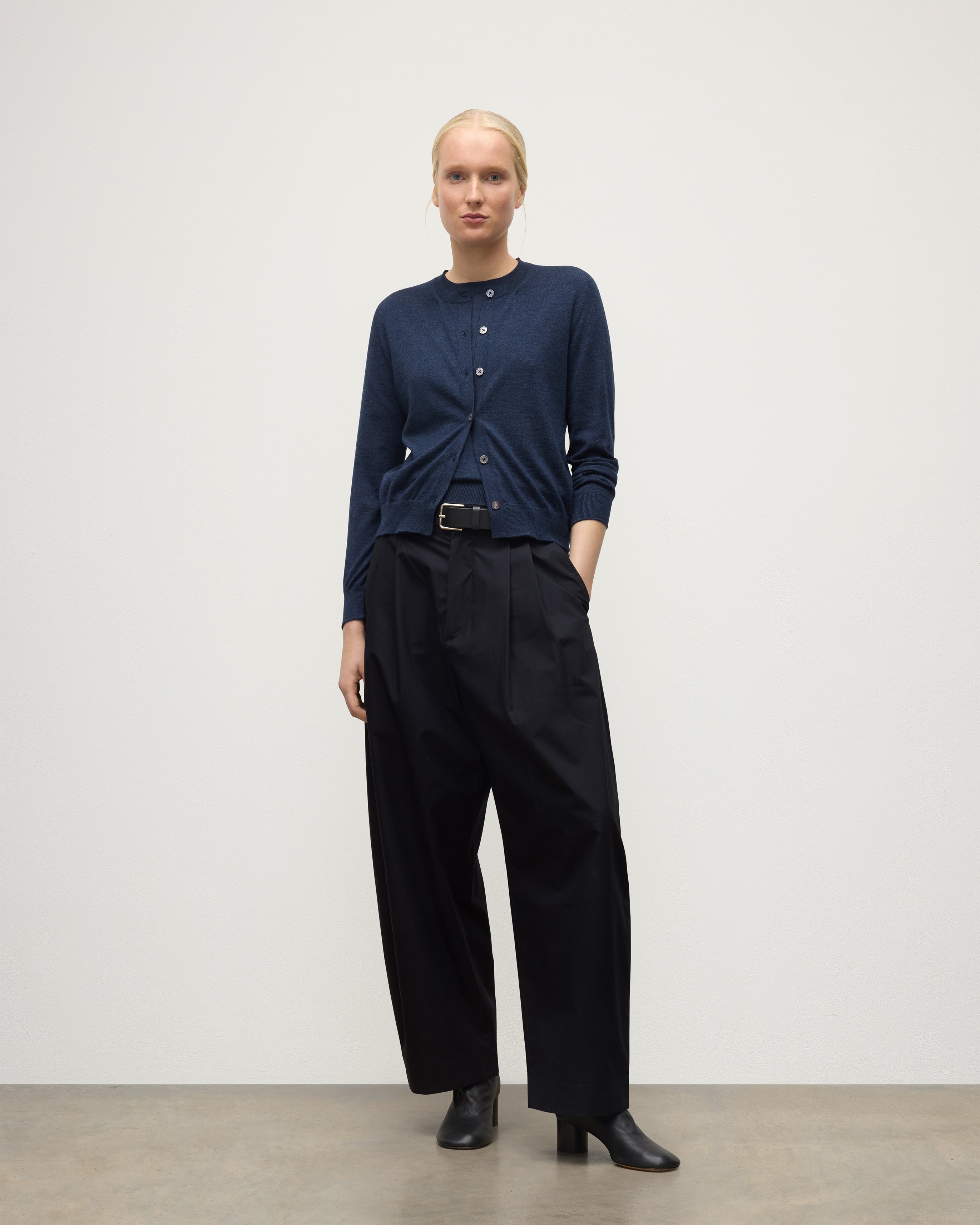Johnstons of Elgin - Honor Navy Superfine Cashmere Cardigan