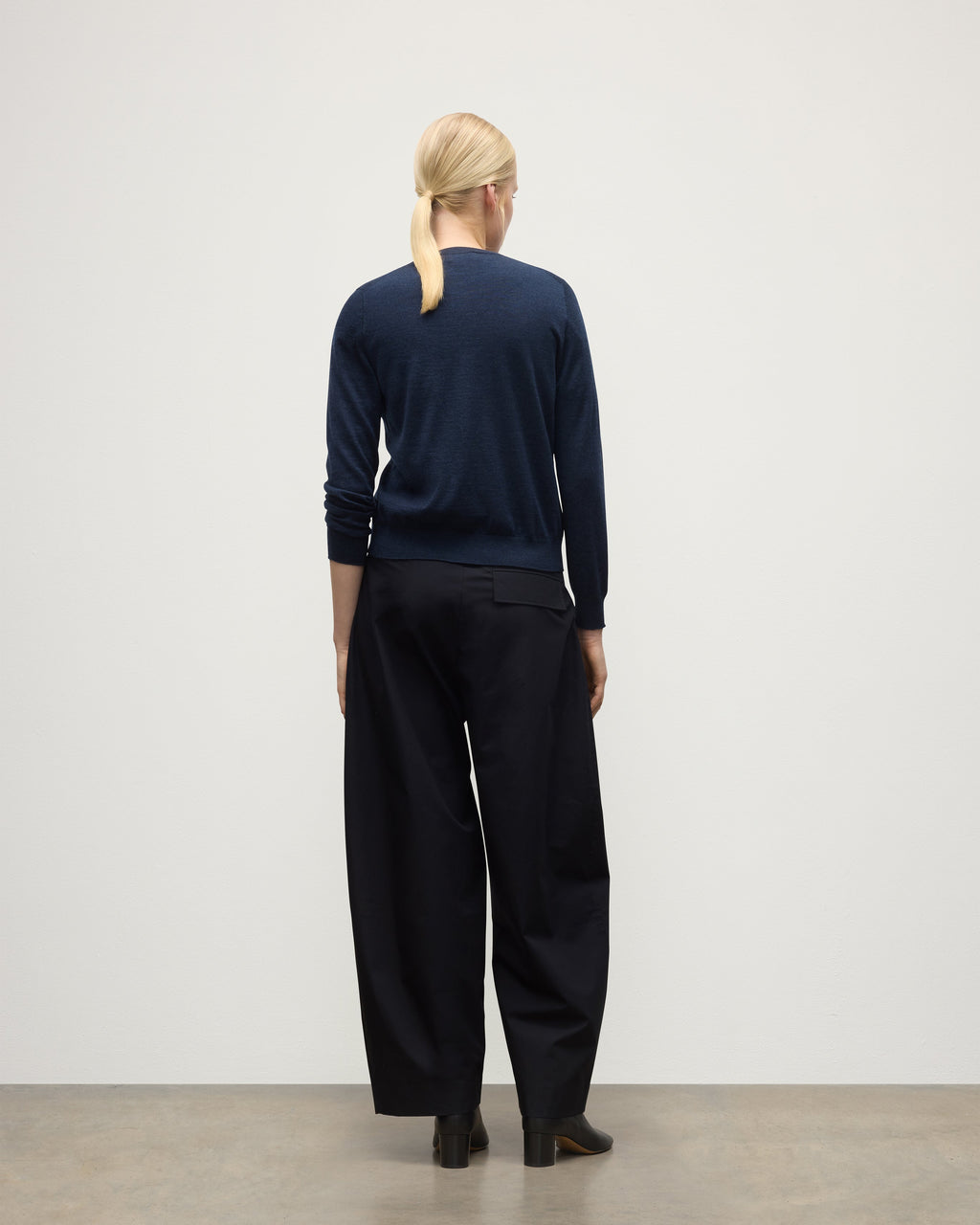 Johnstons of Elgin - Honor Navy Superfine Cashmere Cardigan