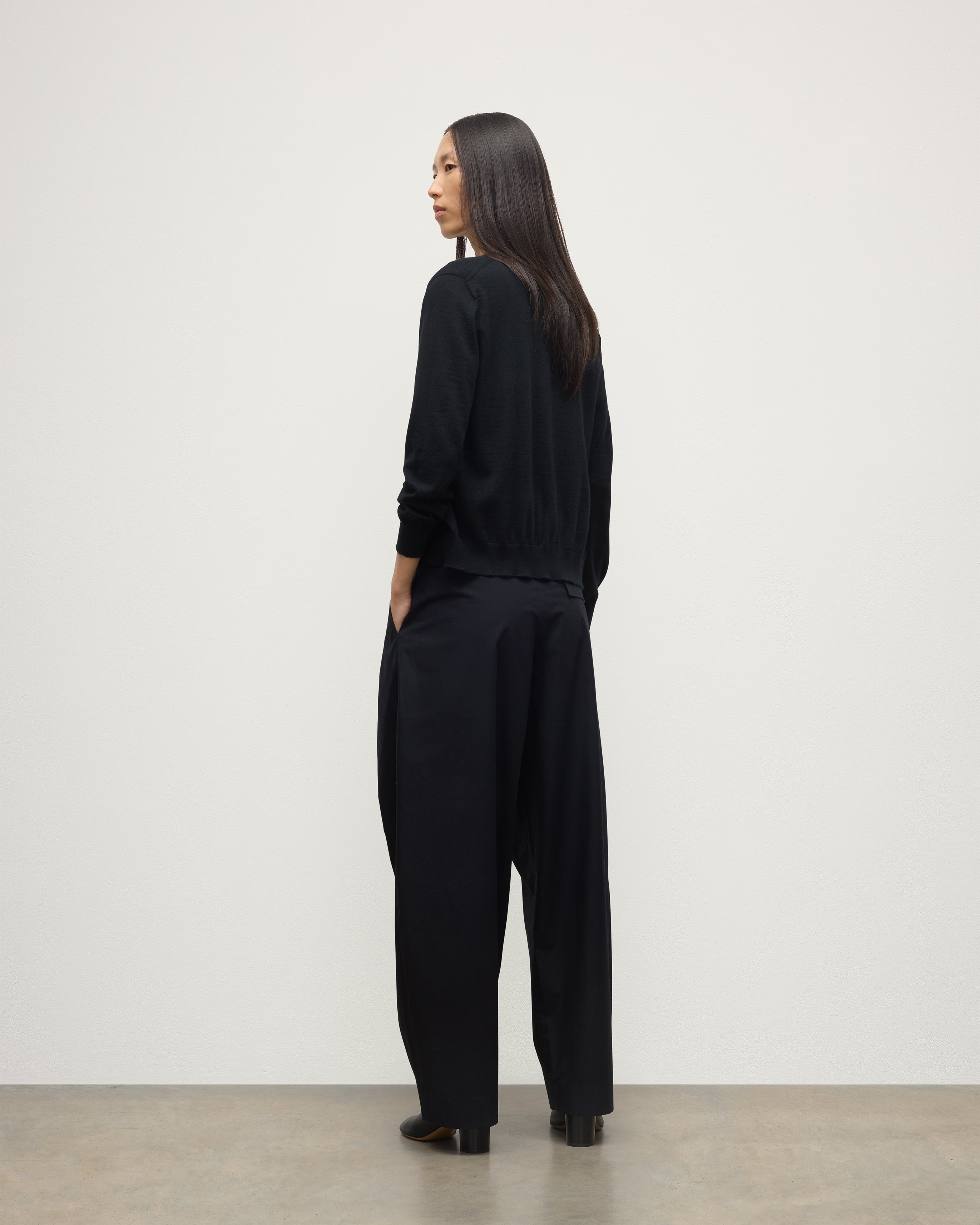 Johnstons of Elgin - Honor Black Superfine Cashmere Cardigan