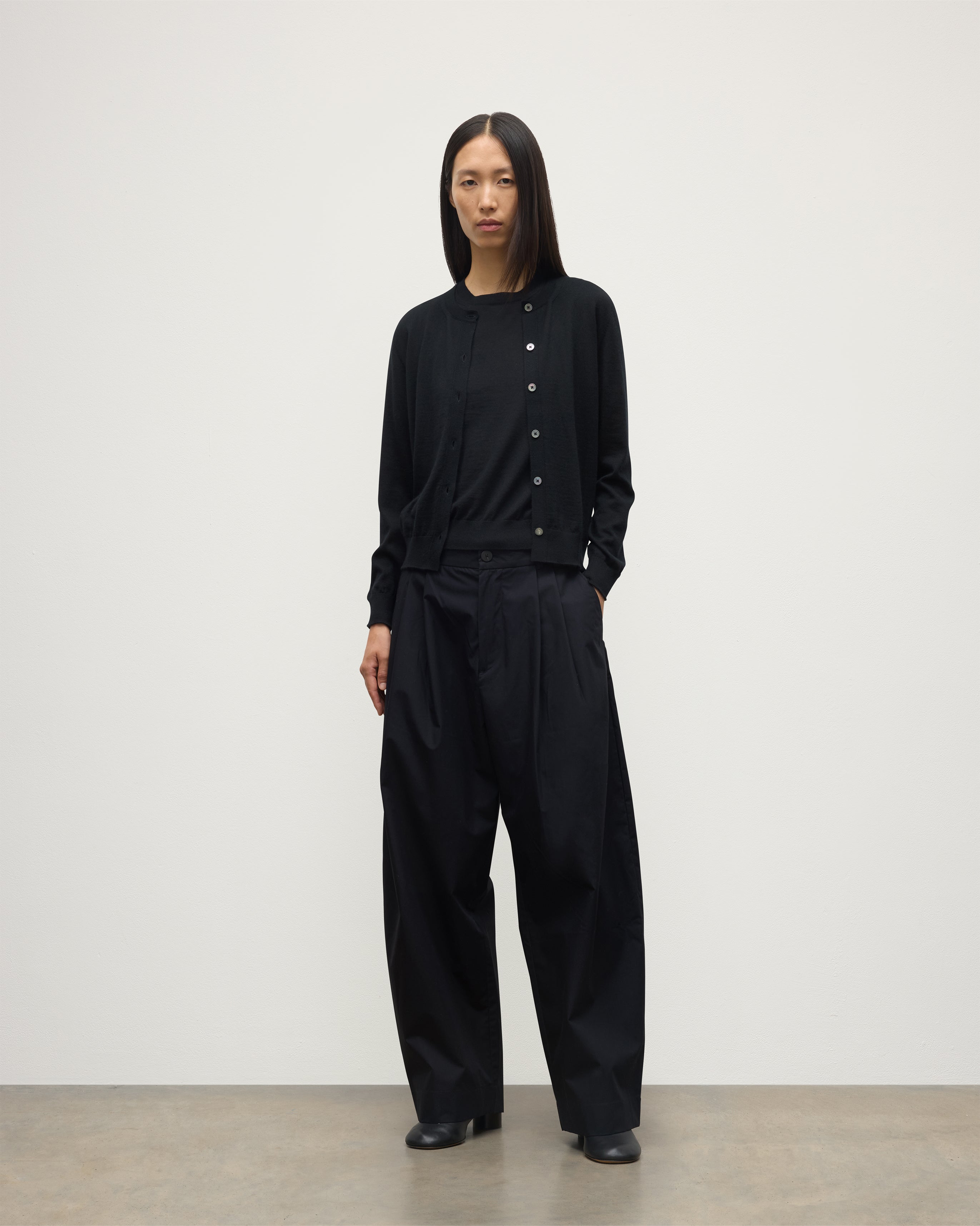 Johnstons of Elgin - Honor Black Superfine Cashmere Cardigan