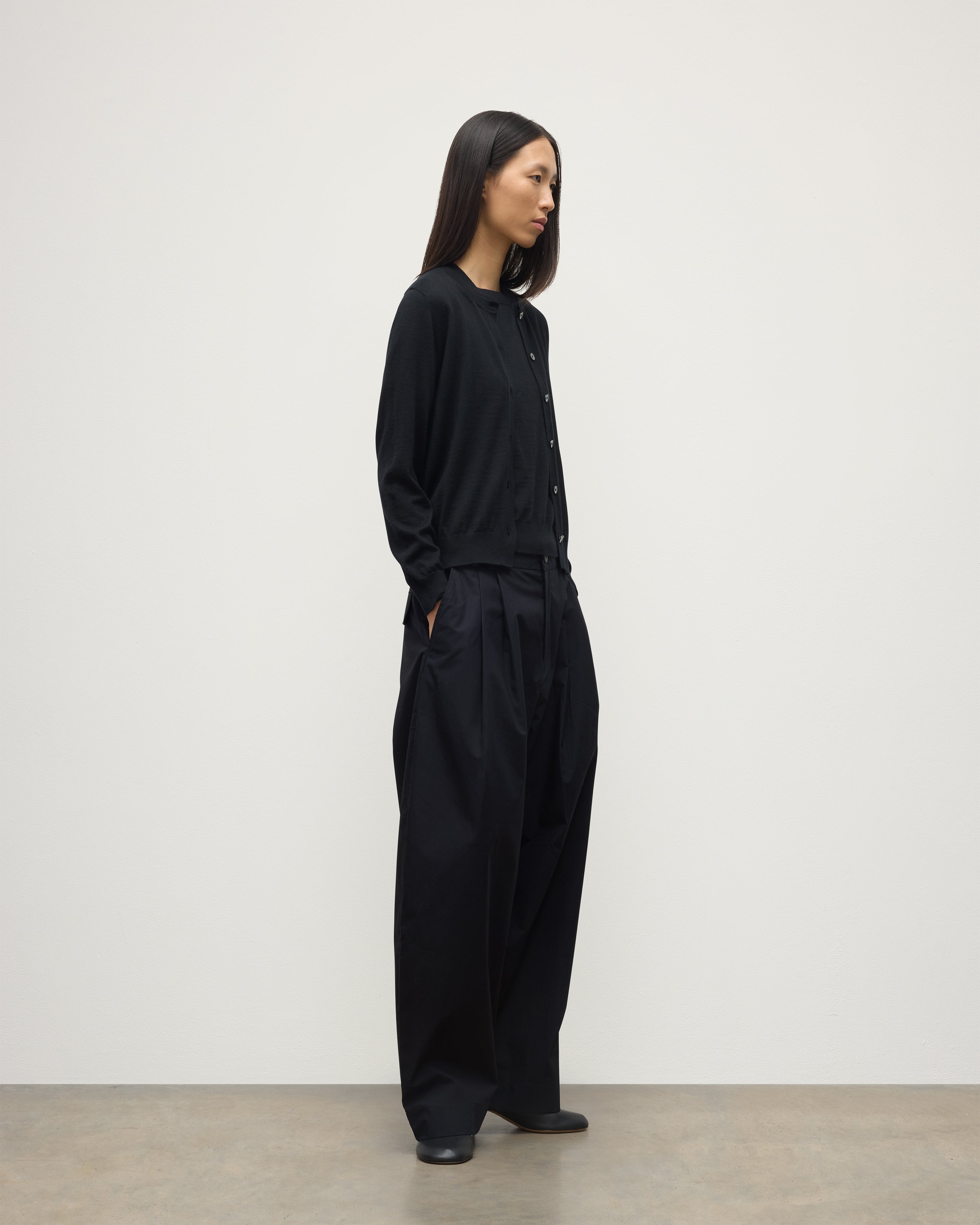 Johnstons of Elgin - Honor Black Superfine Cashmere Cardigan
