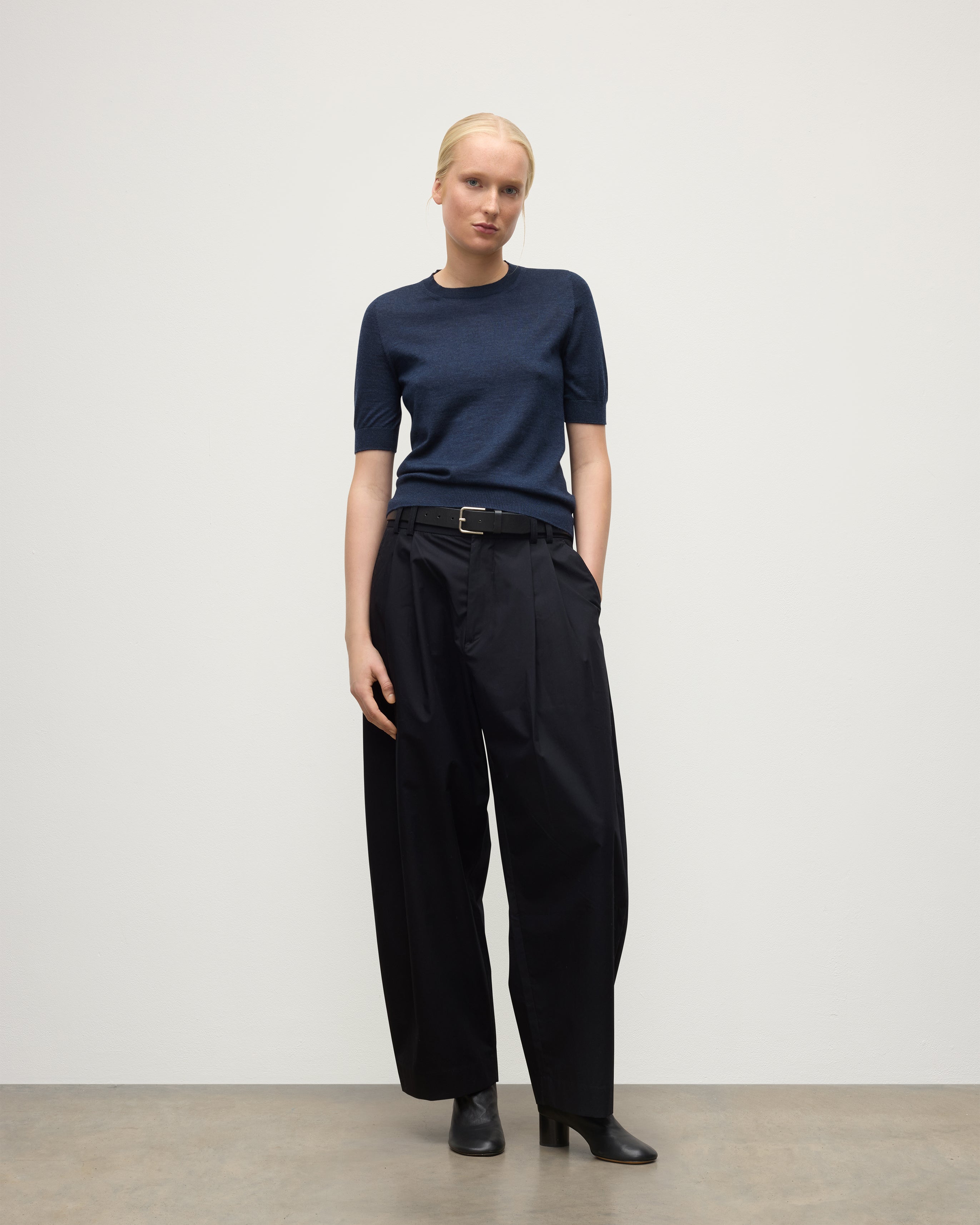 Johnstons of Elgin - Honor Navy Superfine Cashmere T - Shirt