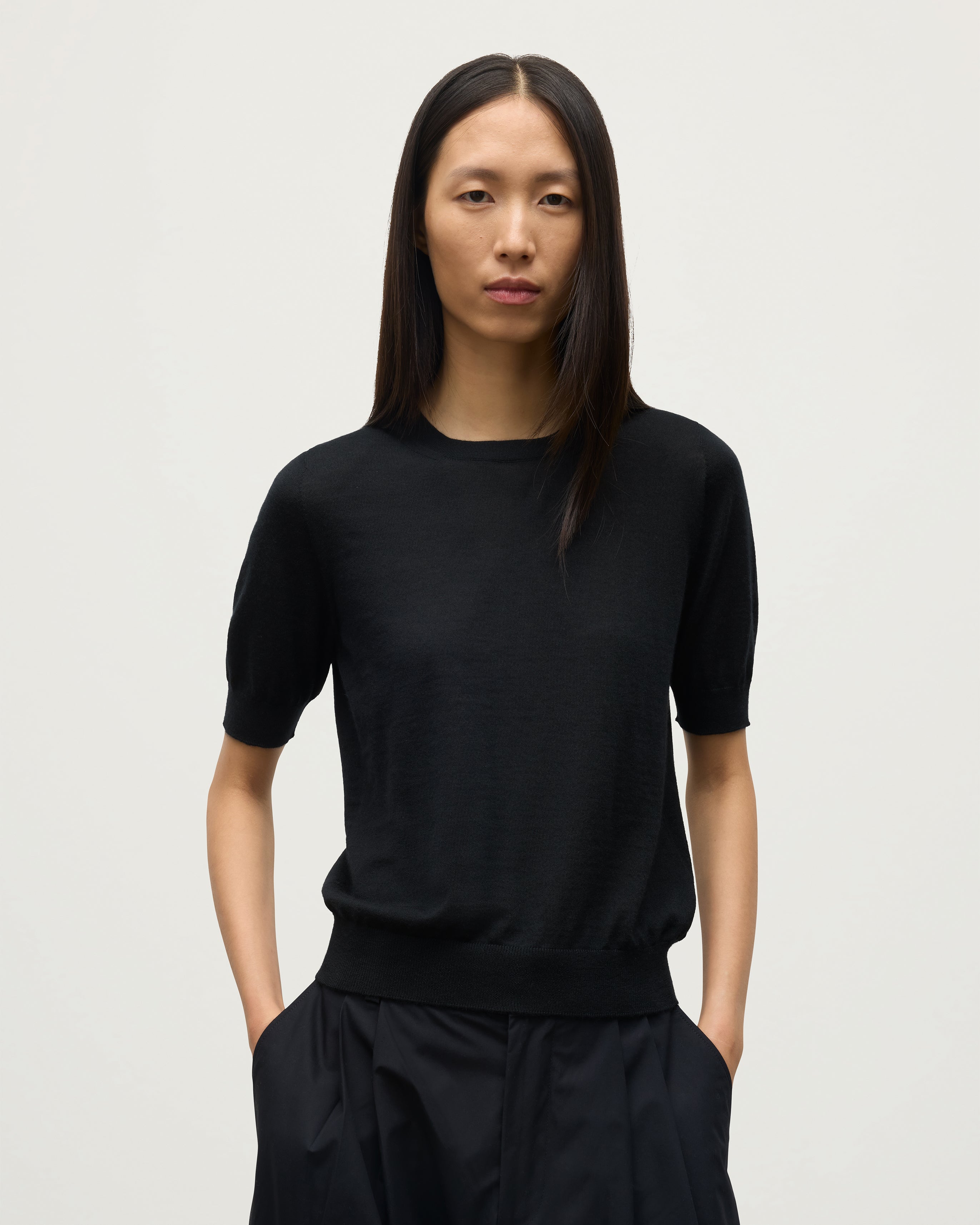 Johnstons of Elgin - Honor Black Superfine Cashmere T - Shirt