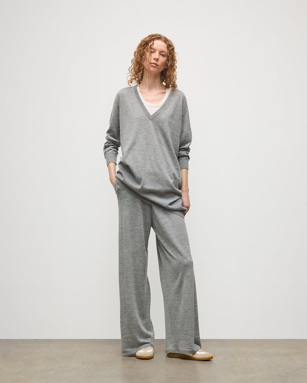 Johnstons of Elgin - Elise Grey Long Superfine Cashmere Jumper