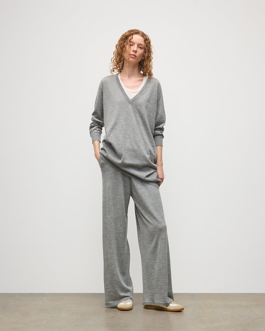 Johnstons of Elgin - Elise Grey Long Superfine Cashmere Jumper