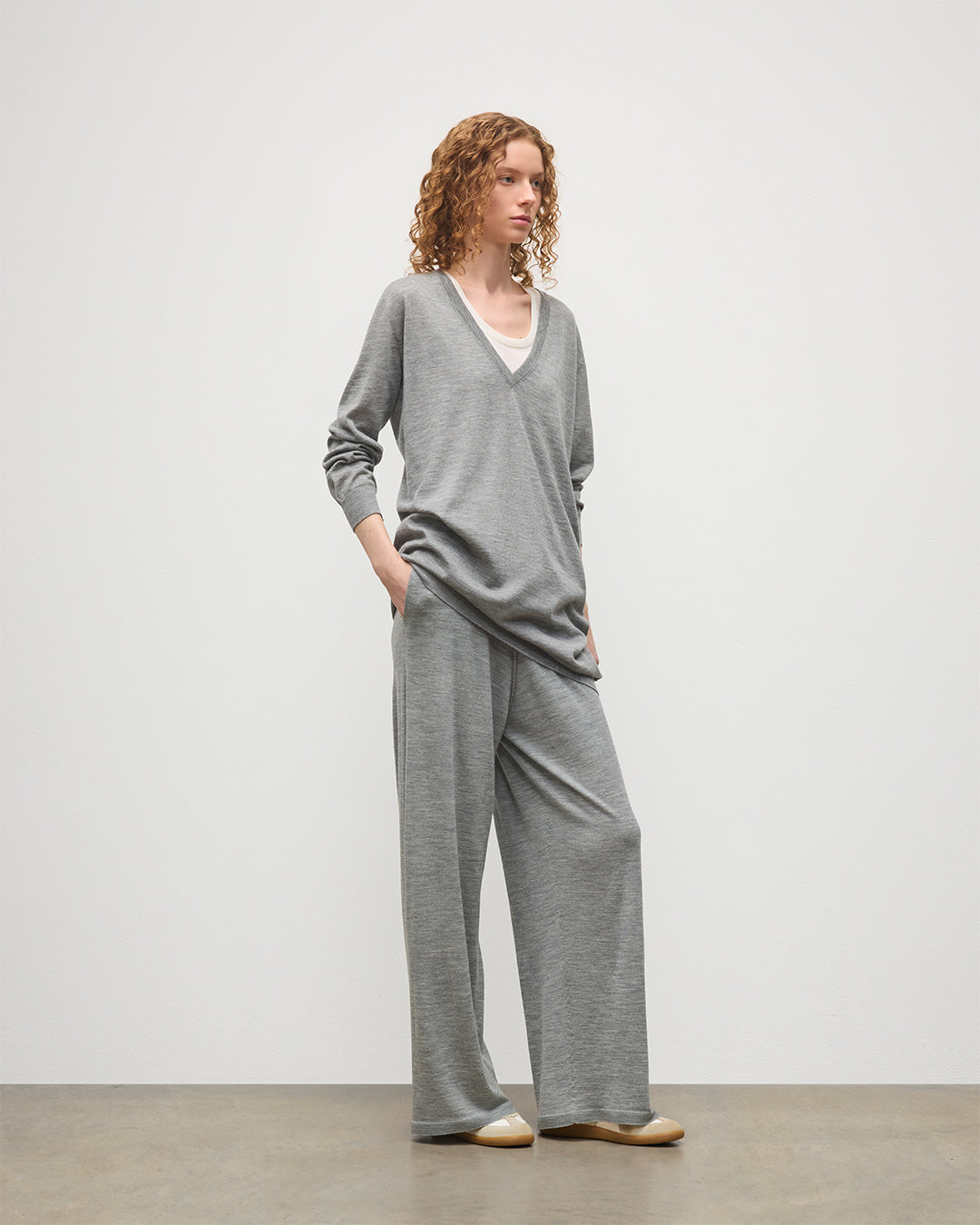 Johnstons of Elgin - Elise Grey Long Superfine Cashmere Jumper