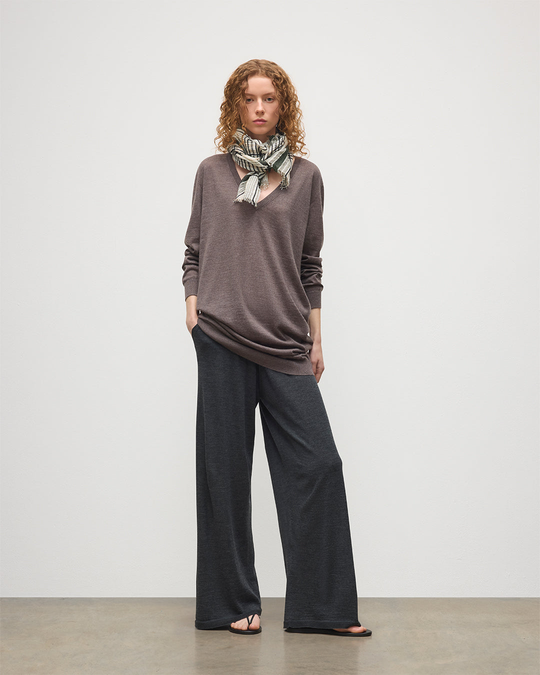 Johnstons of Elgin - Elise Brown Long Superfine Cashmere Jumper