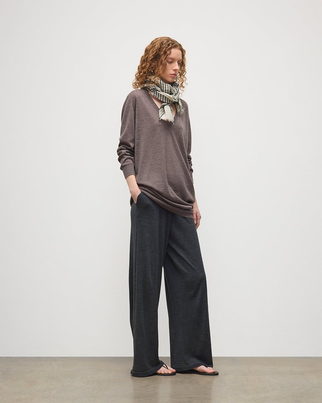 Johnstons of Elgin - Elise Brown Long Superfine Cashmere Jumper