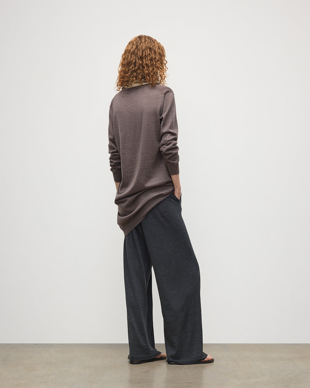Johnstons of Elgin - Elise Brown Long Superfine Cashmere Jumper