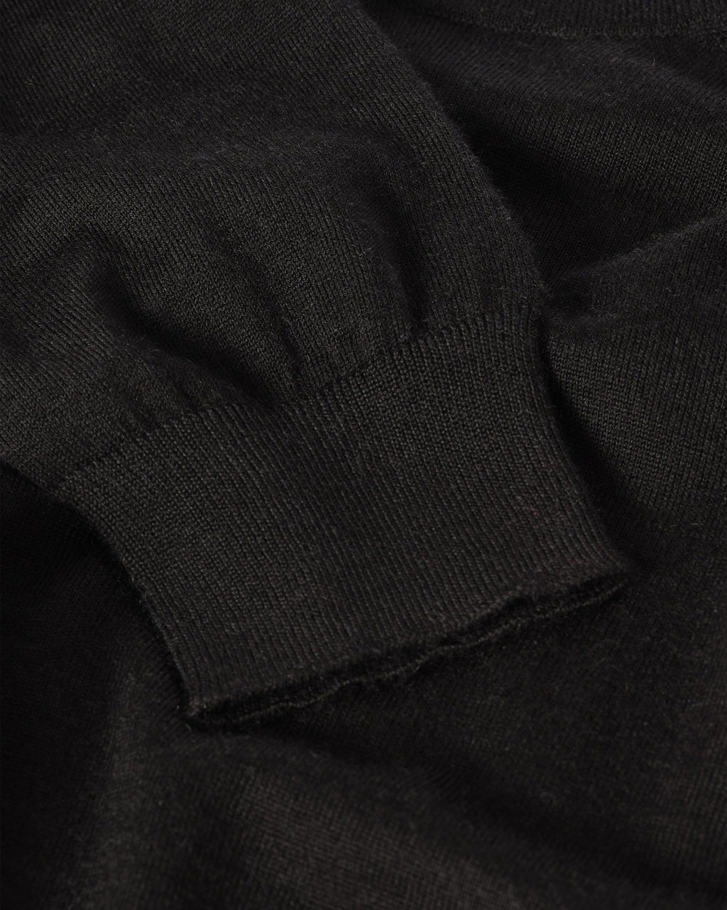 Johnstons of Elgin - Fin Black Superfine Cashmere Jumper