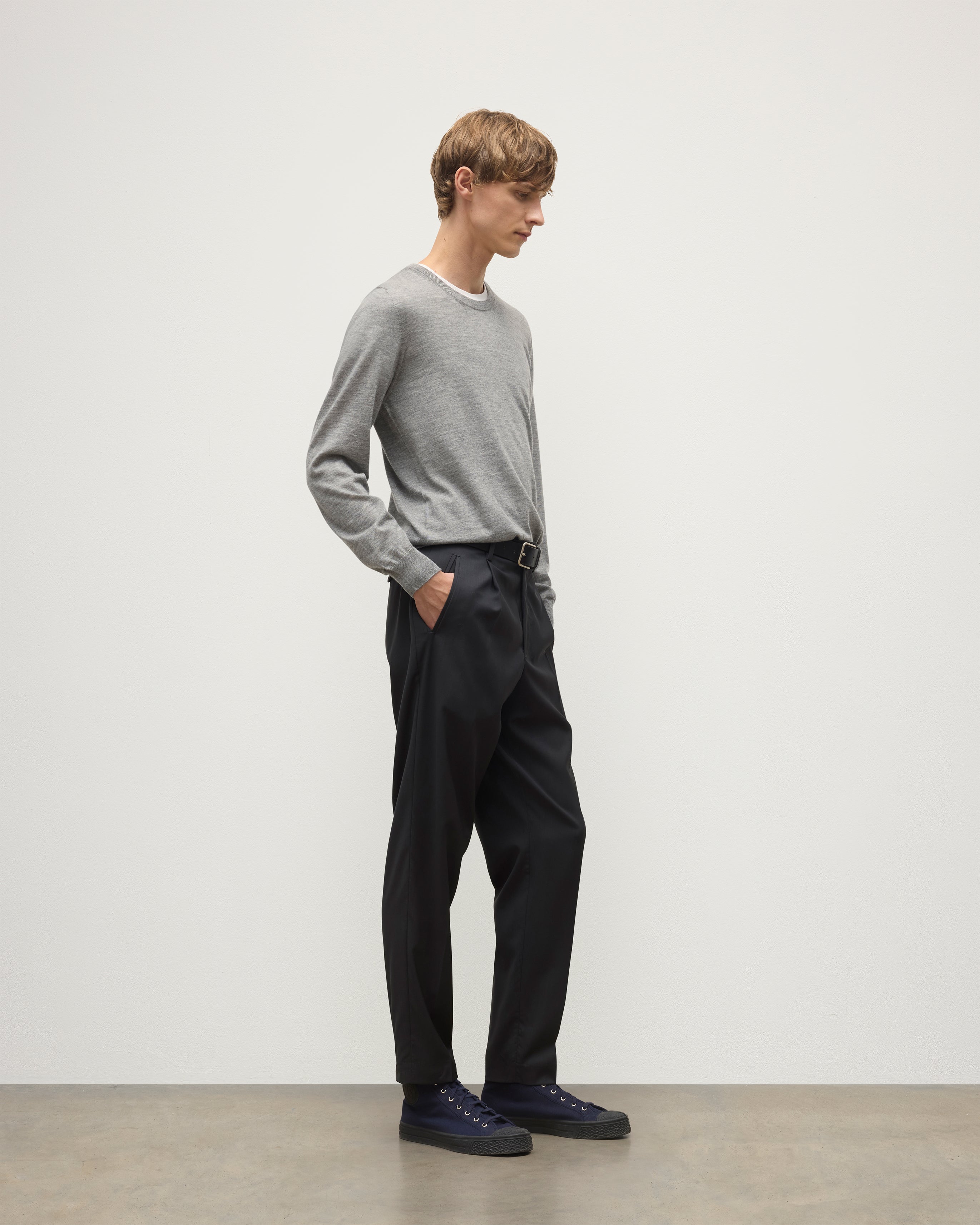 Johnstons of Elgin - Fin Grey Superfine Cashmere Jumper