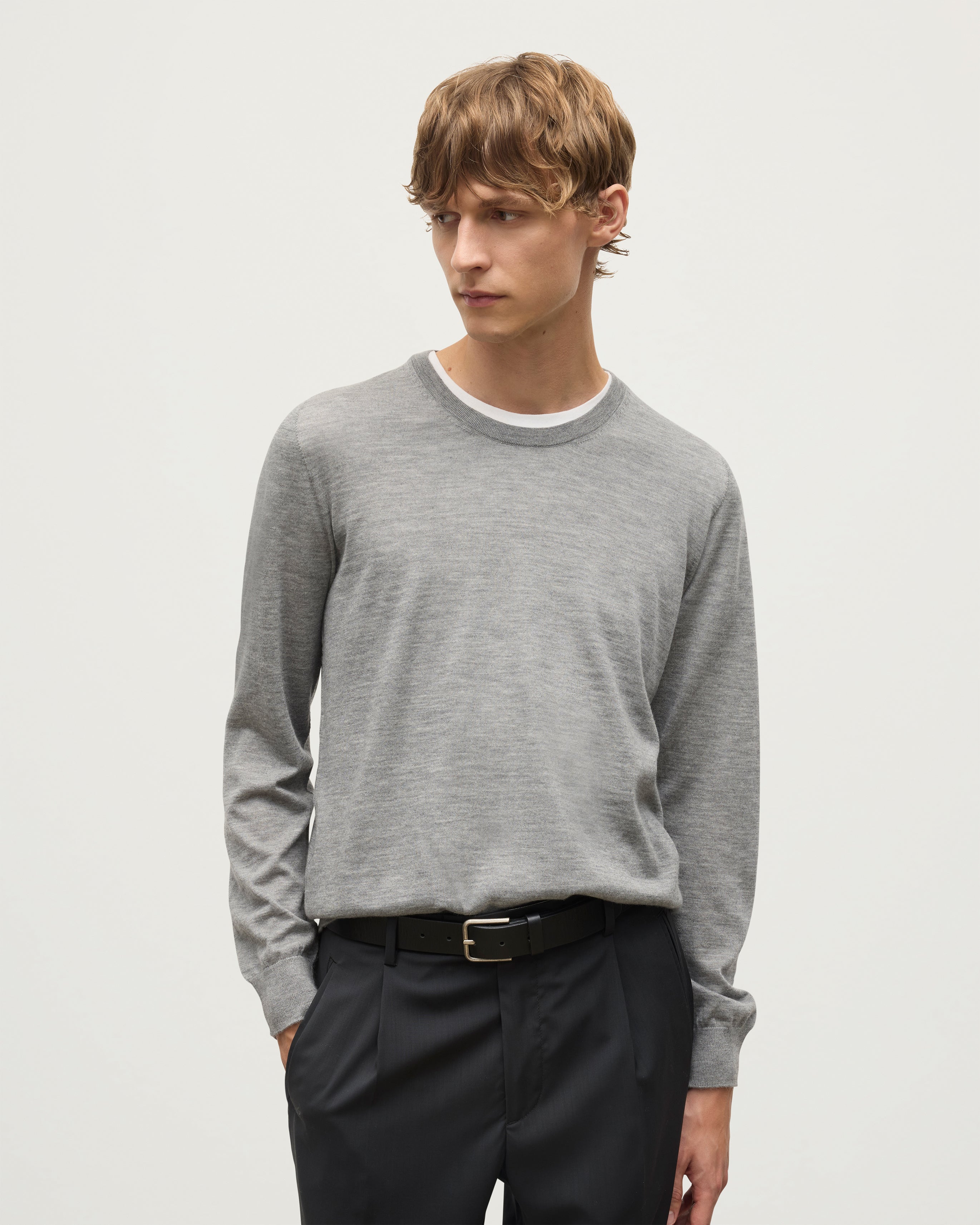 Johnstons of Elgin - Fin Grey Superfine Cashmere Jumper