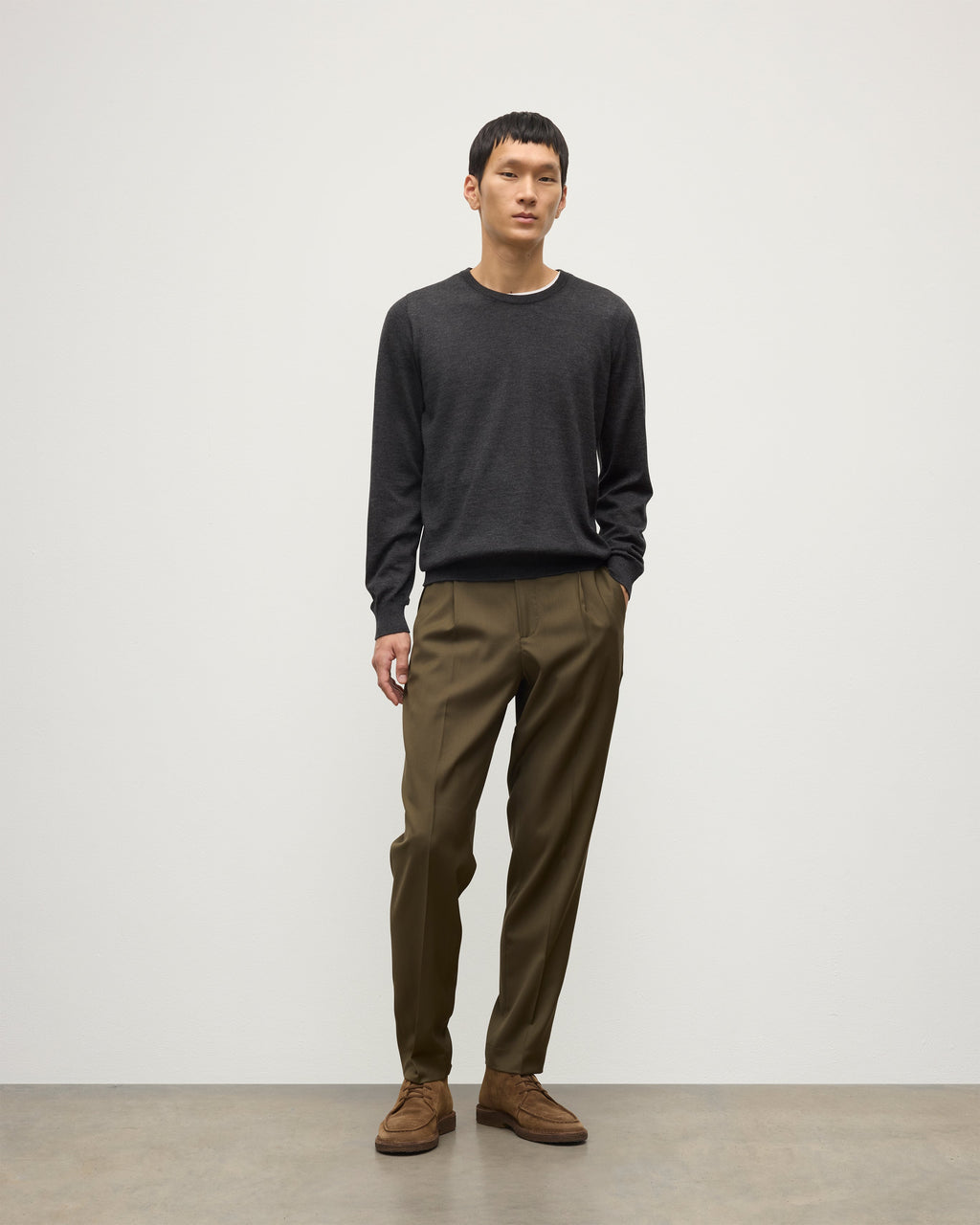Johnstons of Elgin - Fin Dark Grey Superfine Cashmere Jumper