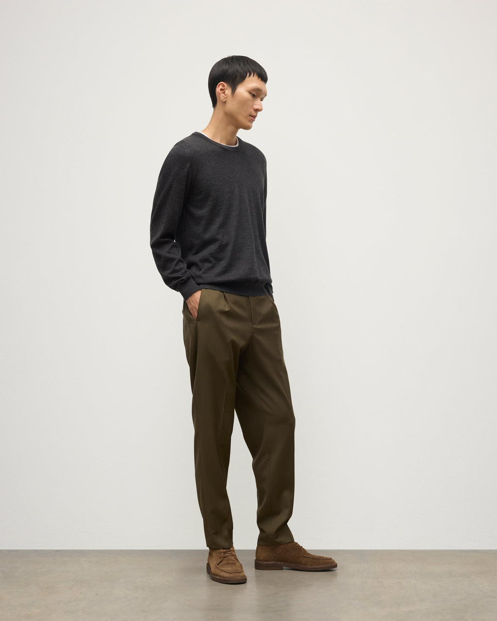 Johnstons of Elgin - Fin Dark Grey Superfine Cashmere Jumper